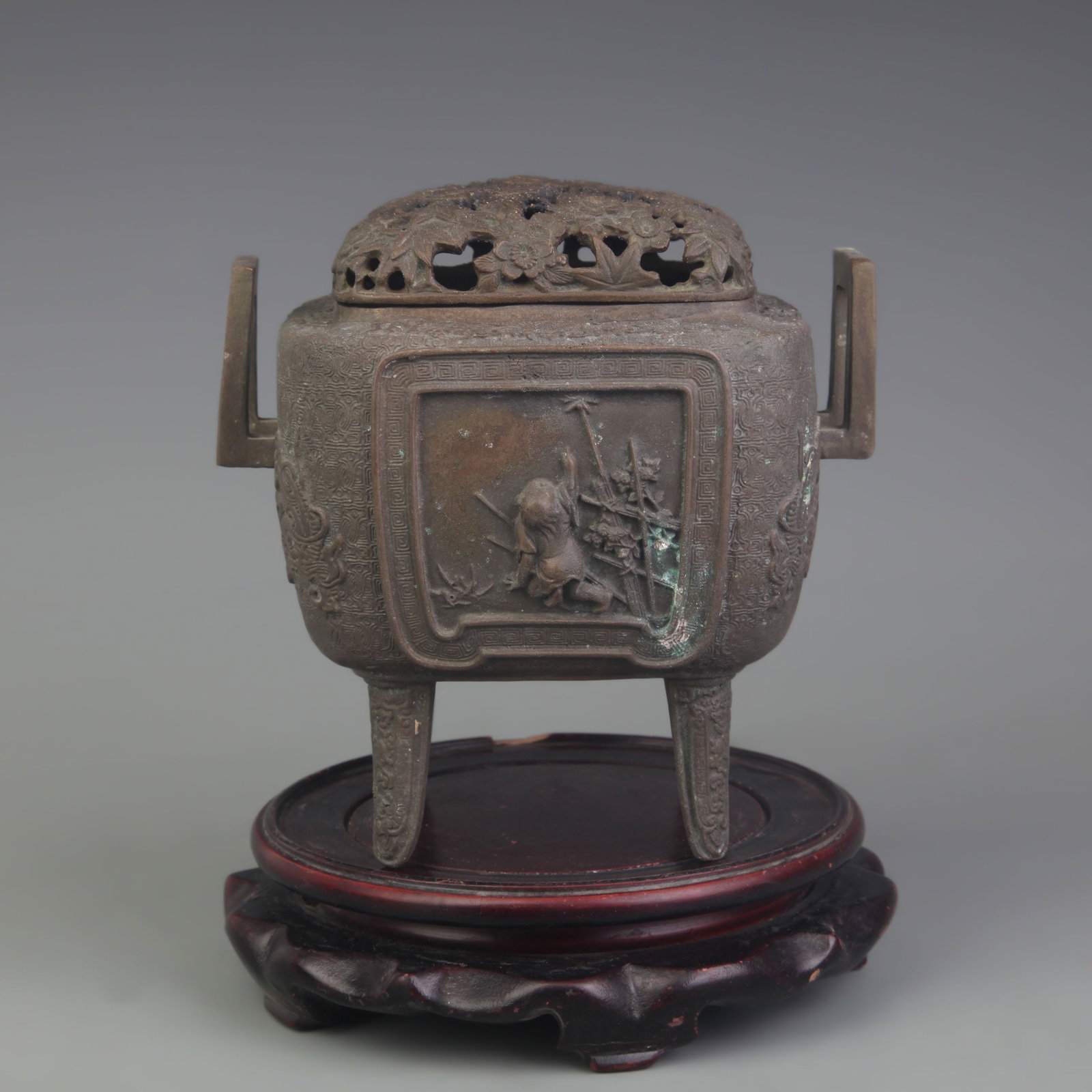 BRONZE CENSER WITH OPENWORK AND UPRIGHT FOUR FEET