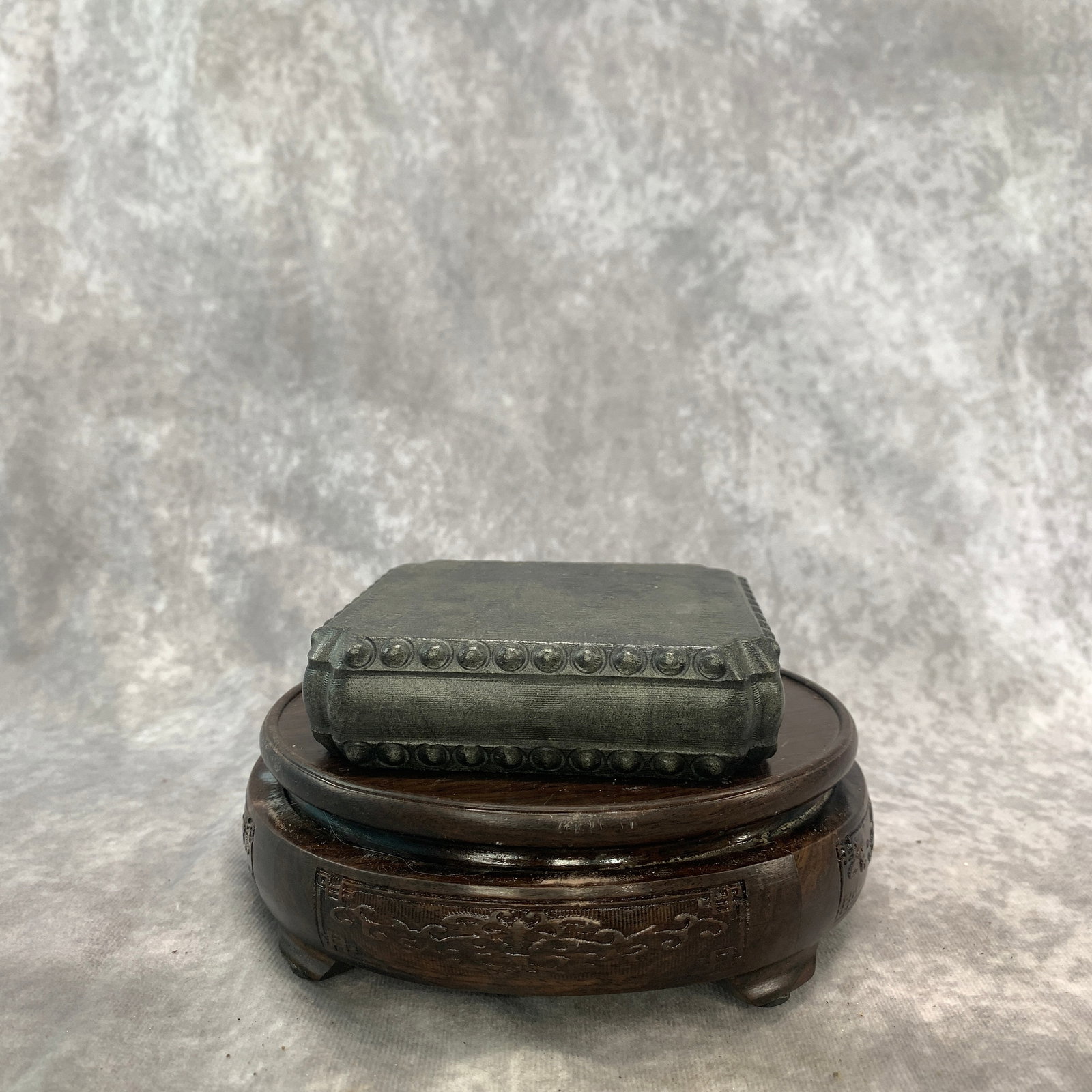 A FINE STONE DRUM-FORM SQUARE BASE - 4