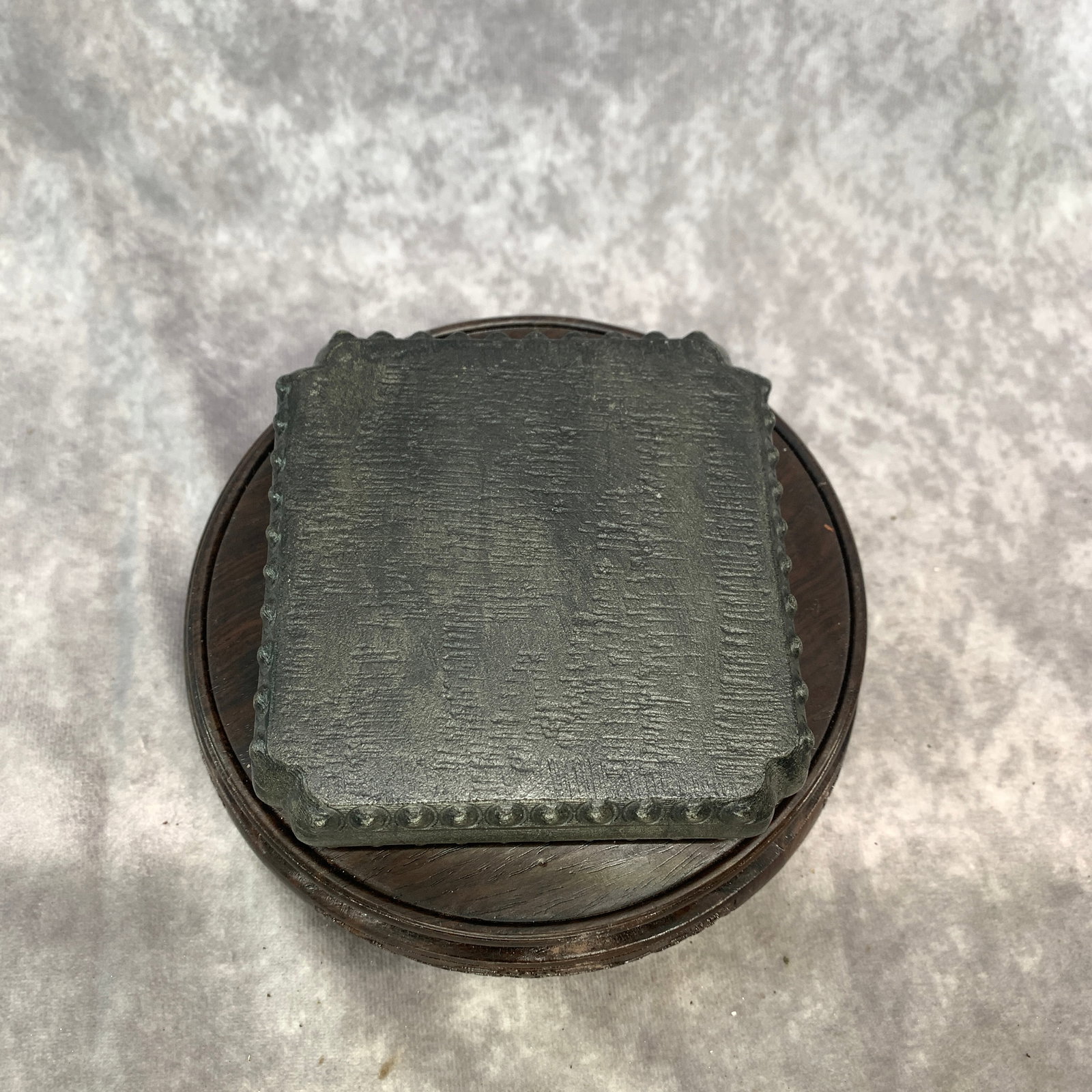 A FINE STONE DRUM-FORM SQUARE BASE - 5