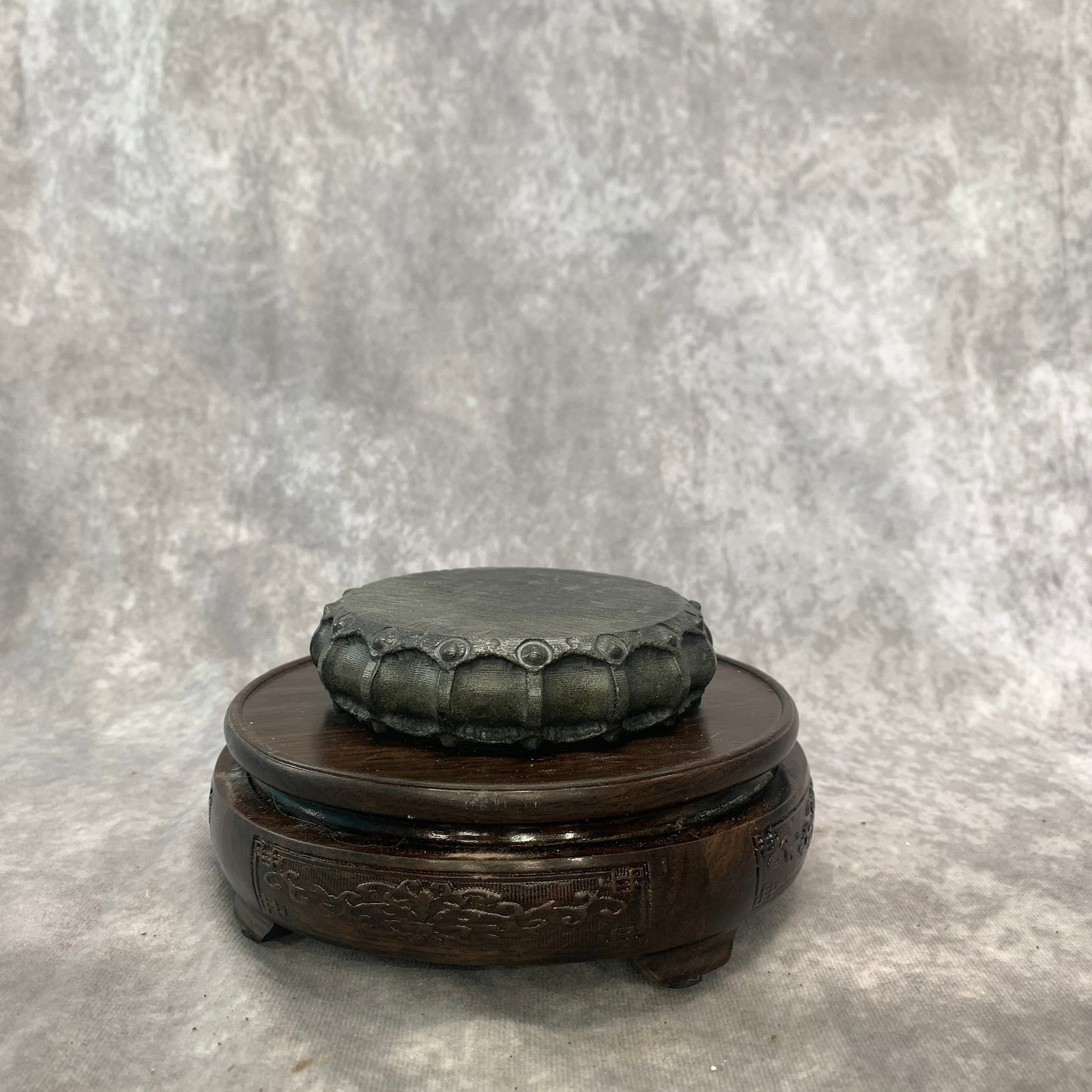 A FINE STONE DRUM-FORM SQUARE BASE - 3