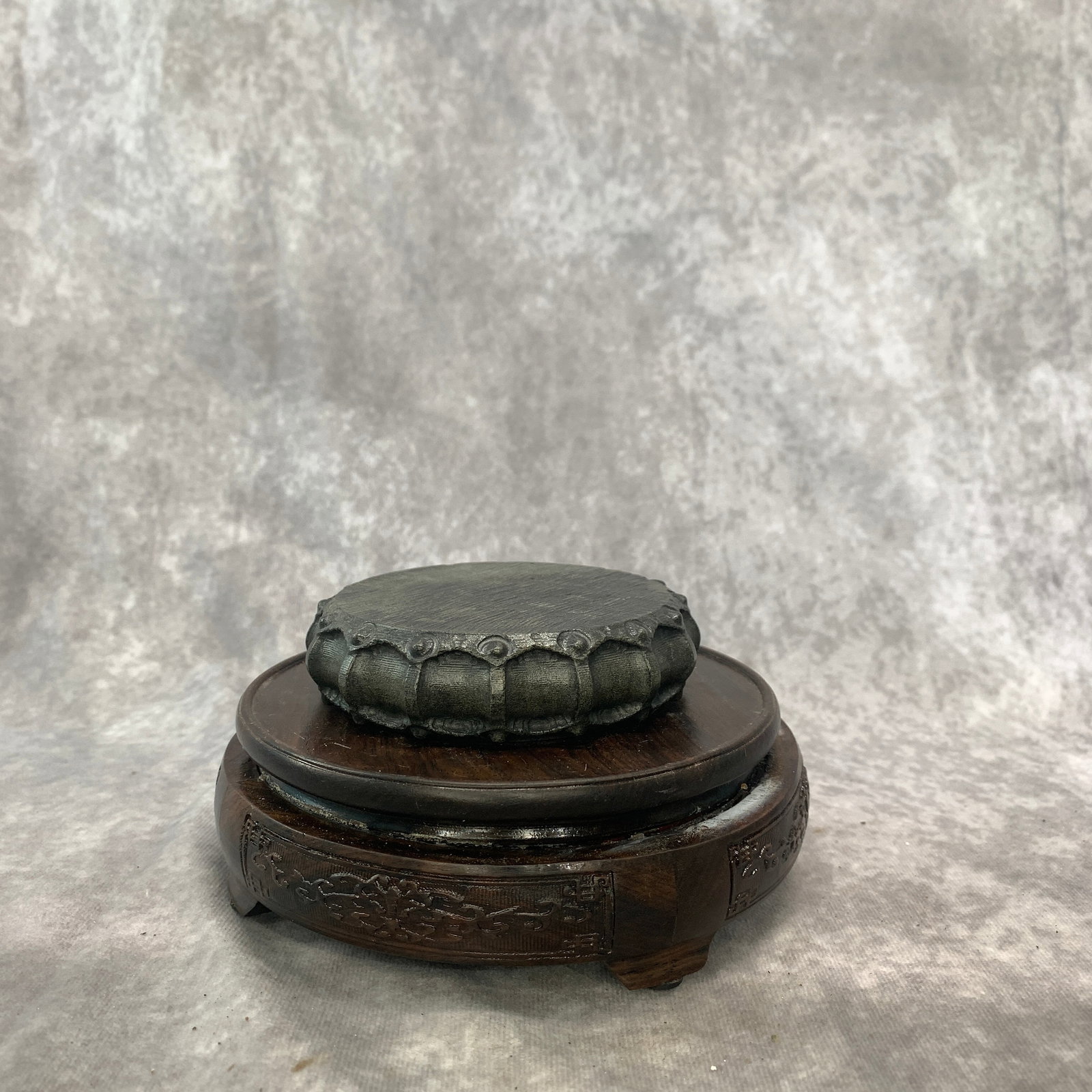 A FINE STONE DRUM-FORM SQUARE BASE - 4