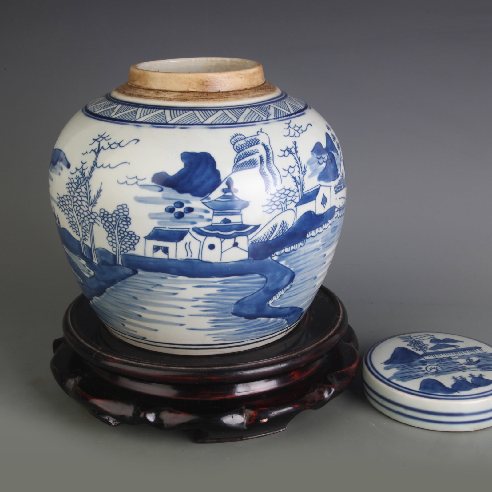 A FINE BLUE AND WHITE LANDSCAPE PATTERN JAR - 2