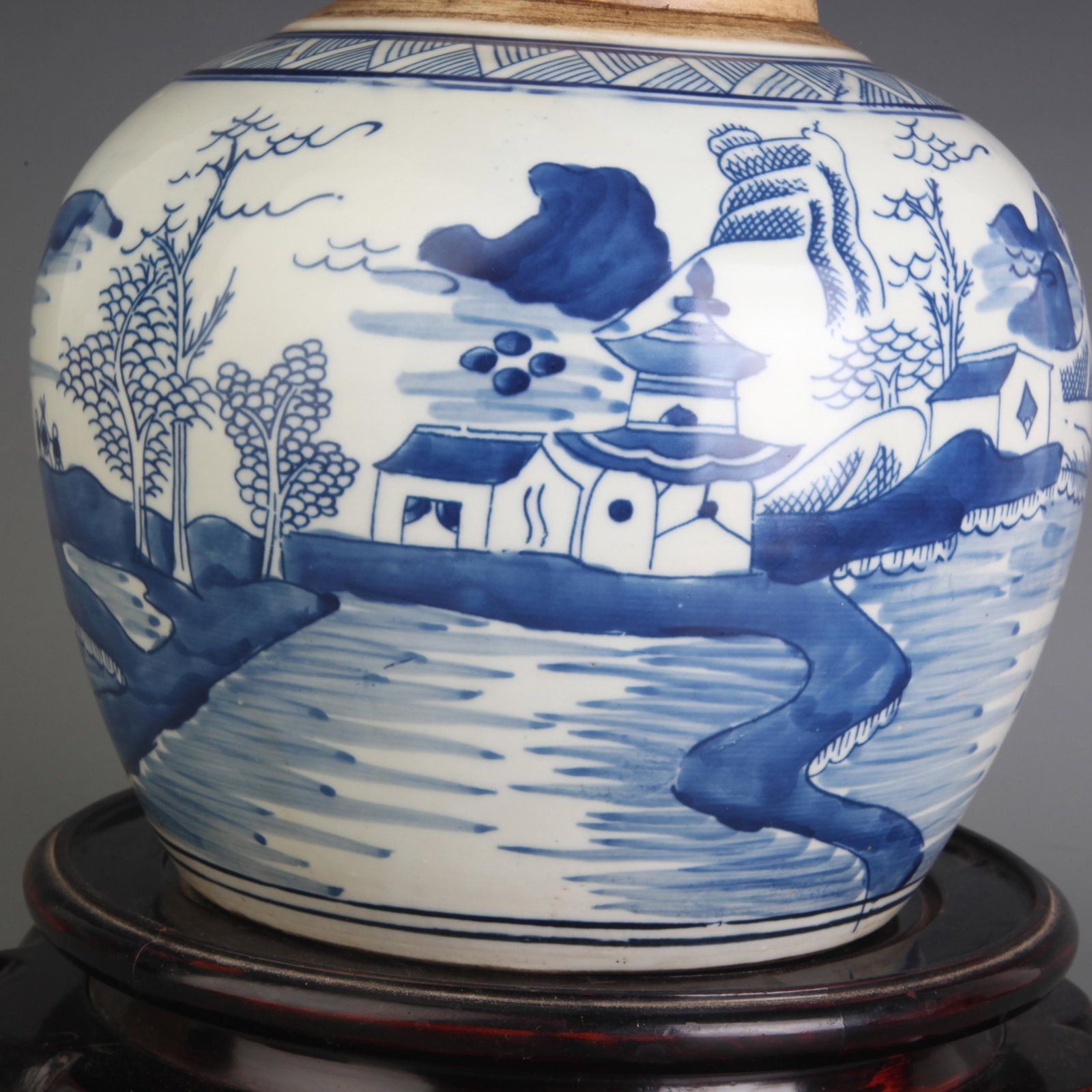 A FINE BLUE AND WHITE LANDSCAPE PATTERN JAR - 4