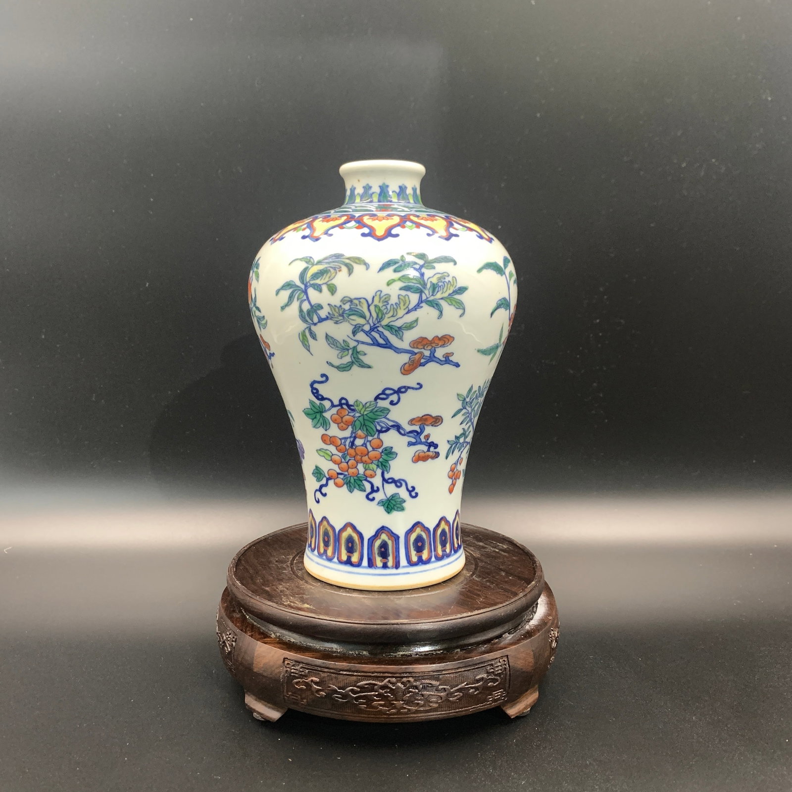 A WUCAI PORCELAIN MEIPING VASE WITH FRUITING BRANCHES