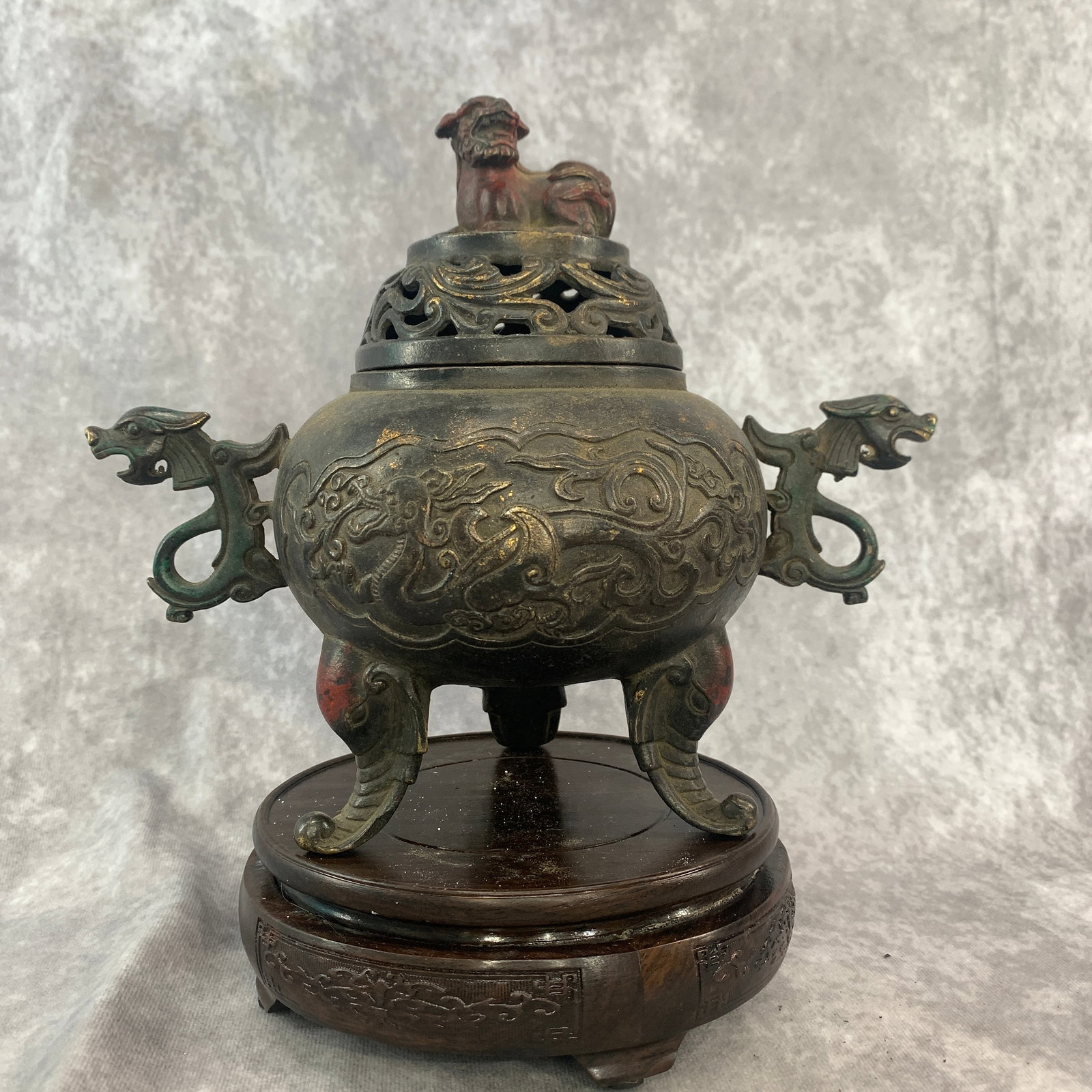FINE BRONZE TRIPOD CENSER WITH CLOUD AND DRAGON PANELS