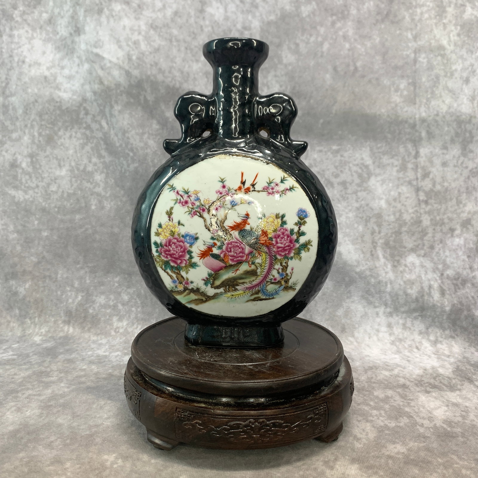 FAMILLE ROSE PEONY PATTERN MOONFLASK VASE WITH ELEPHANT HANDLES