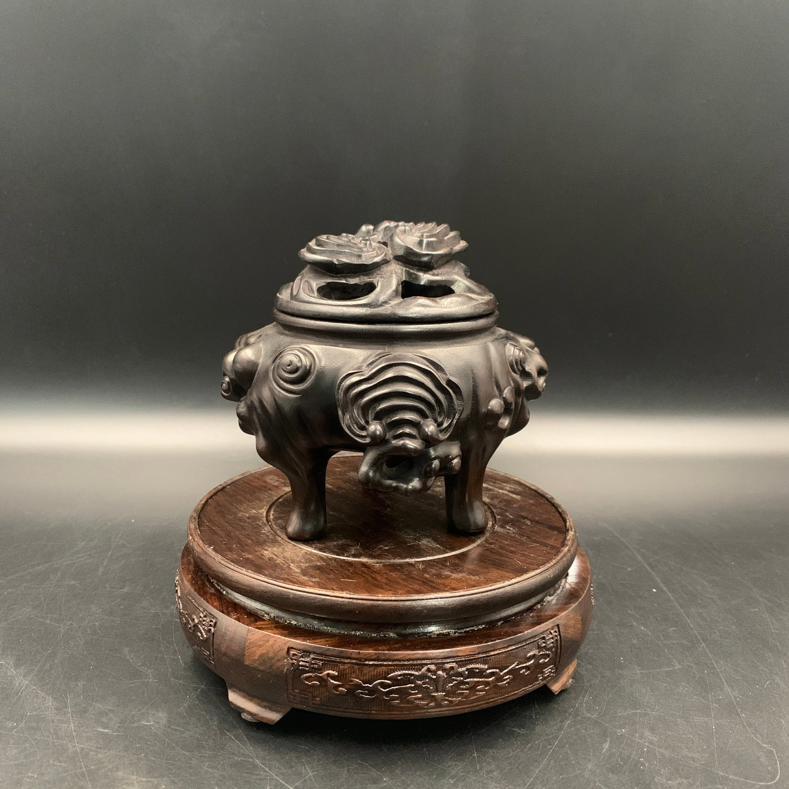 A FINE CARVED ZITAN WOOD LINGZHI TRIPOD CENSER