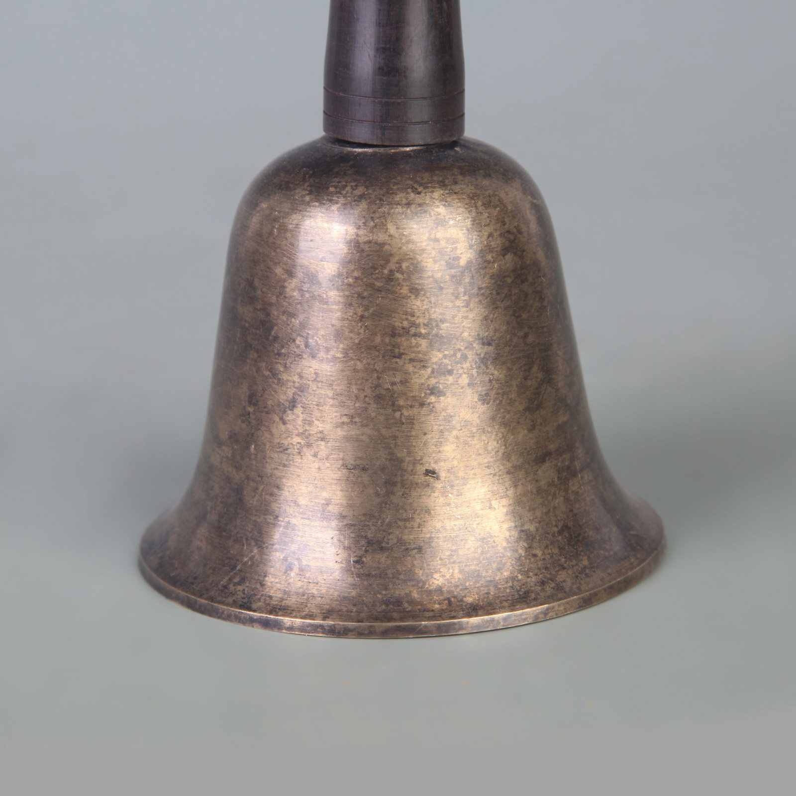 A TIBETAN BUDDHIST RITUAL BELL (VAJRA BELL) - 3
