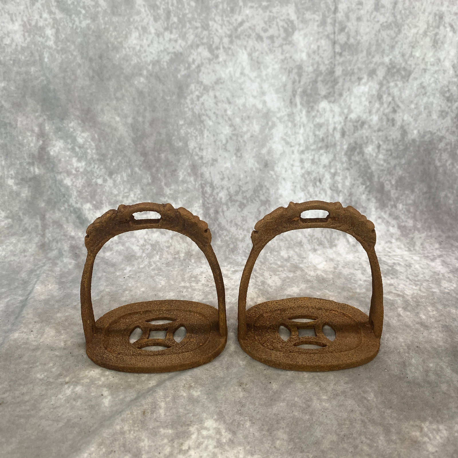 PAIR OF VINTAGE COIN STYLE BRONZE HORSE STIRRUPS
