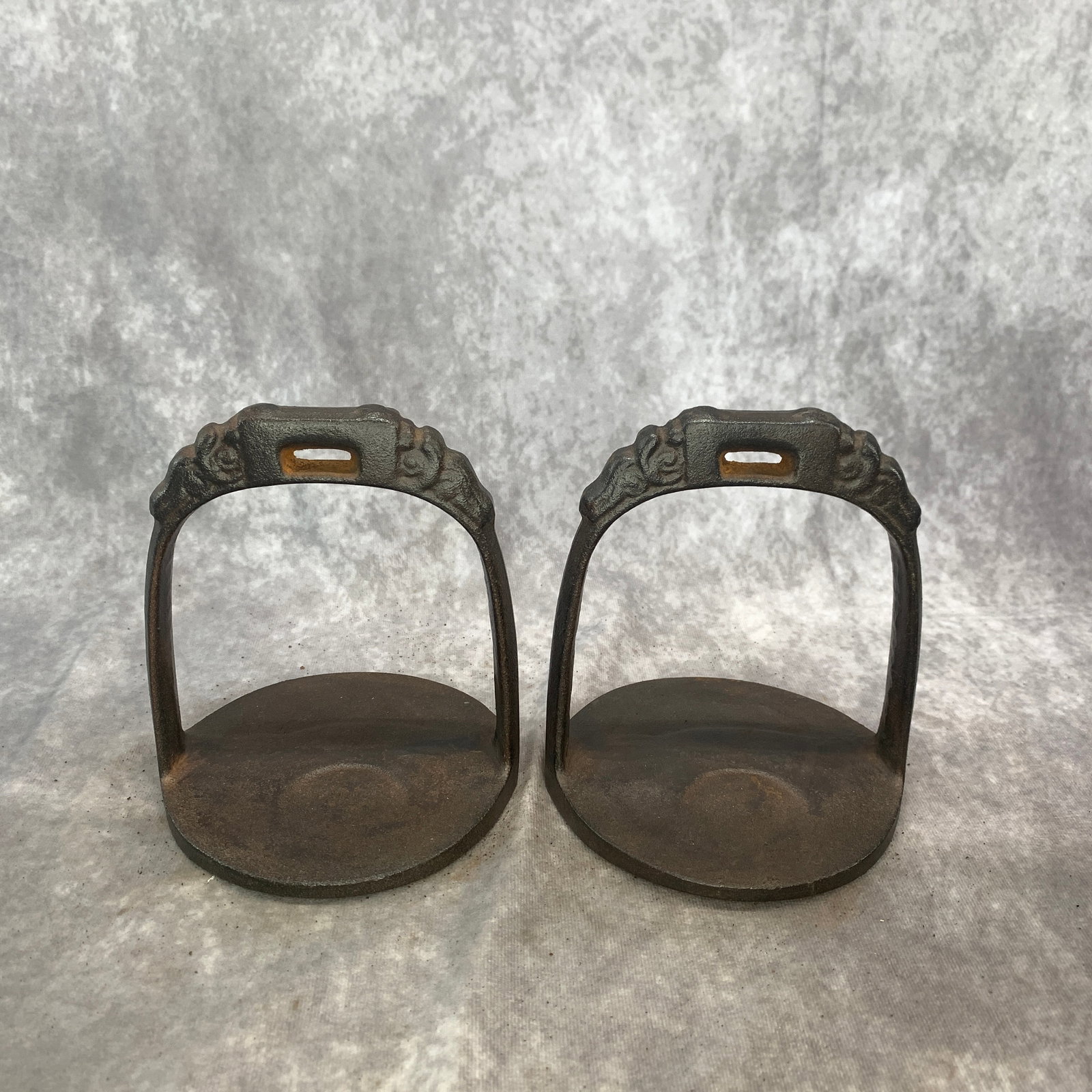 PAIR OF VINTAGE BRONZE HORSE STIRRUPS