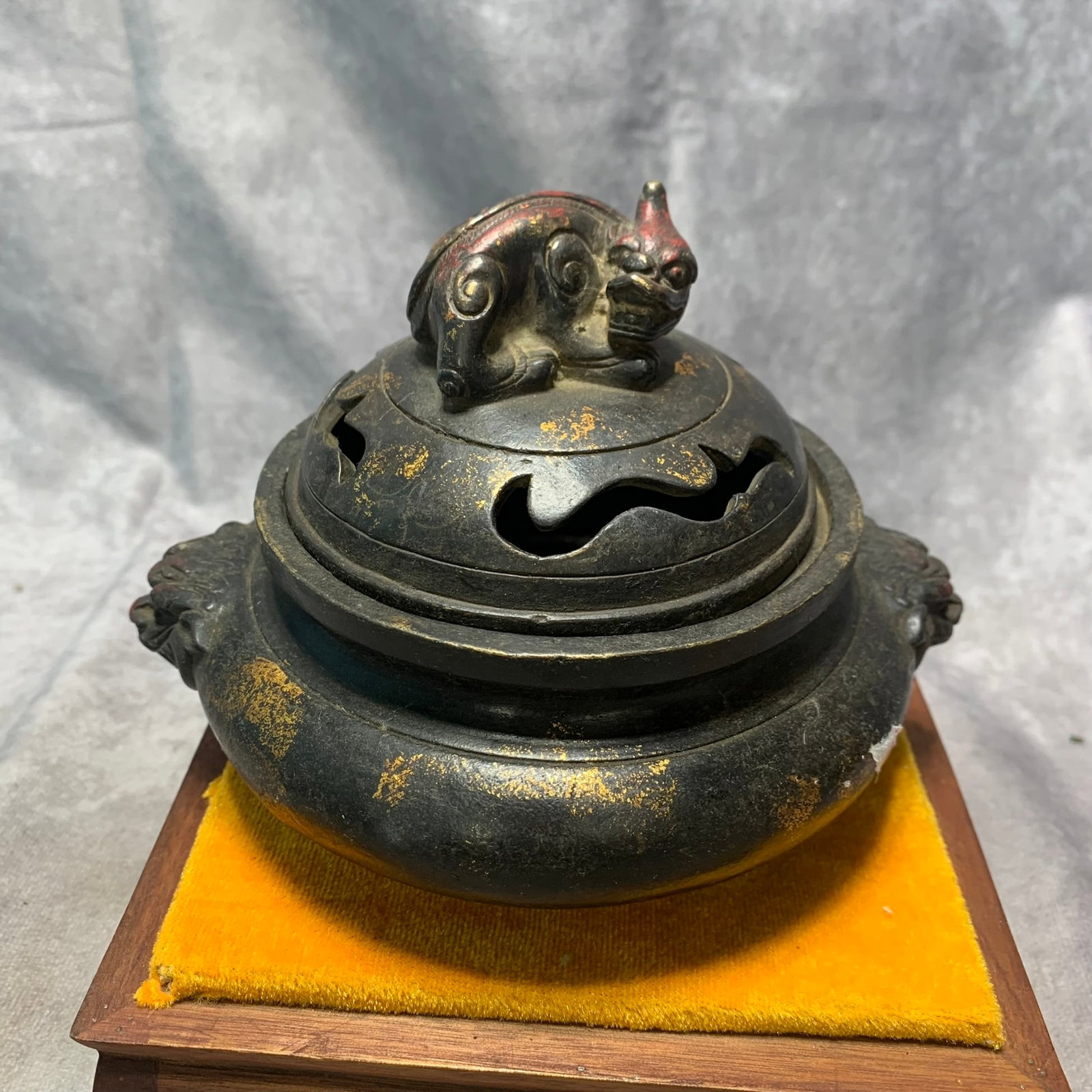 A FINE BRONZE "PIXIU FINIAL" INCENSE BURNER