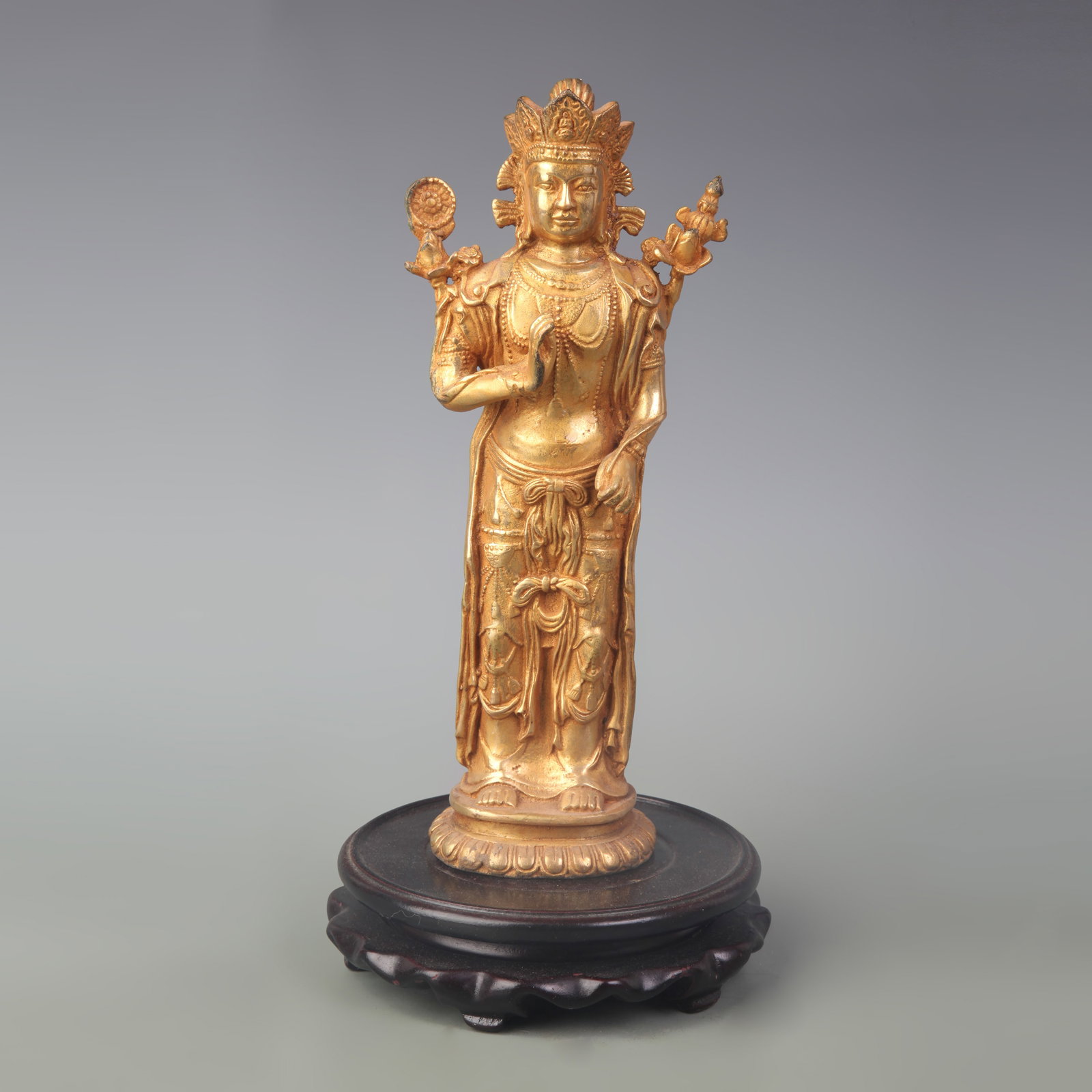 A FINE GILT BRONZE BUDDHA STATUE: Qing Dynasty; High: 8.8 inch; Wooden base for diplay only