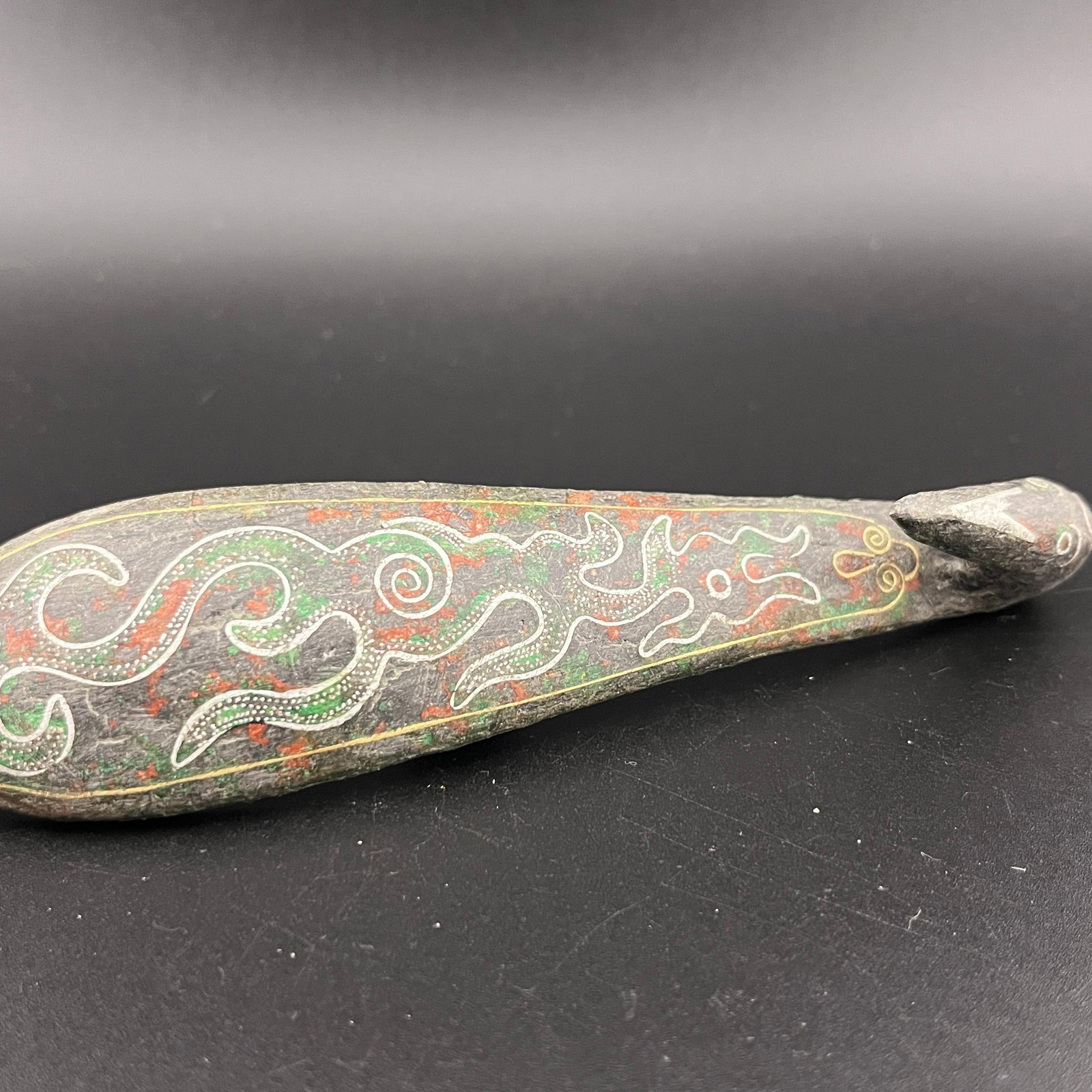 A FINE SILVER INLAYED BRONZE GARMENT HOOK - 4