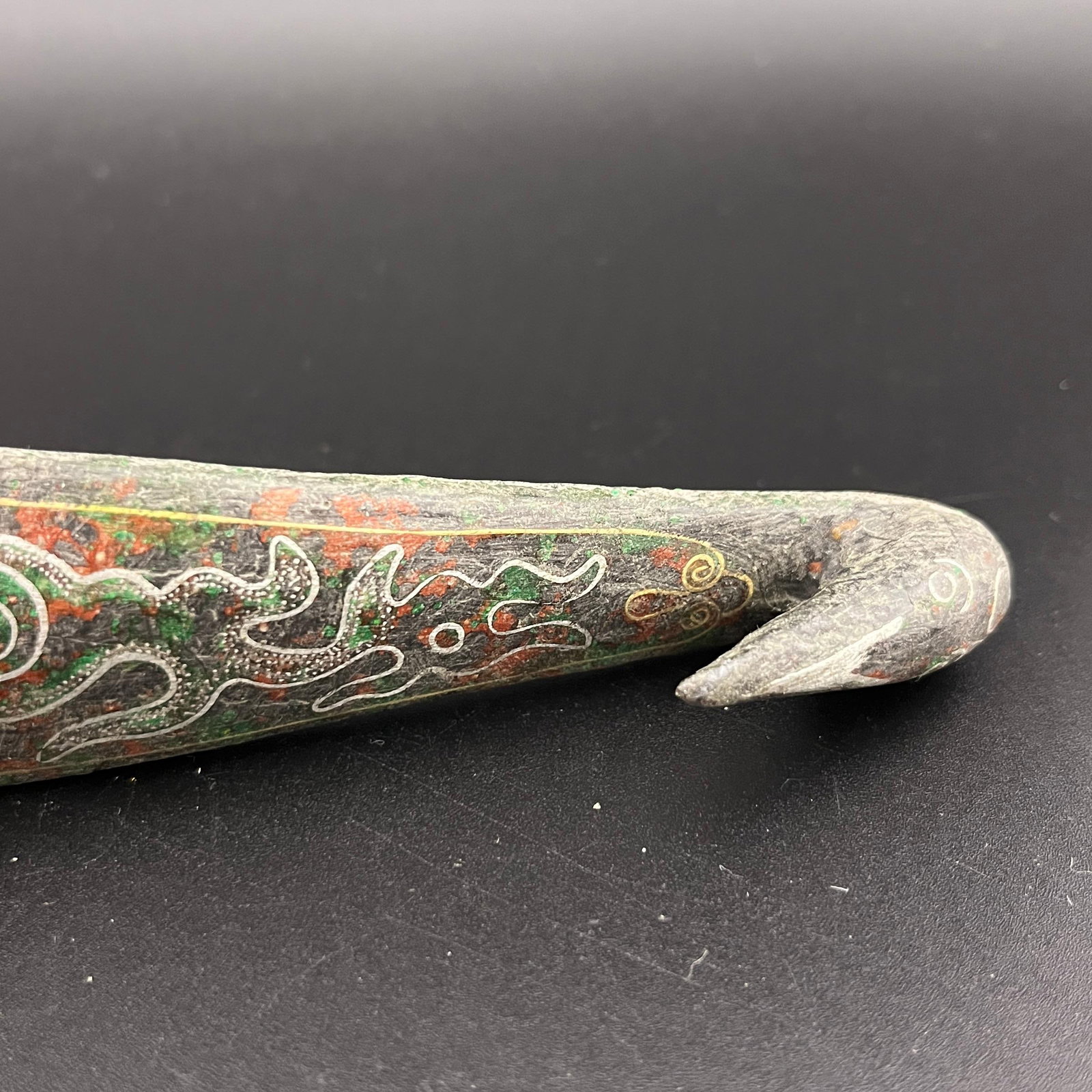 A FINE SILVER INLAYED BRONZE GARMENT HOOK - 6