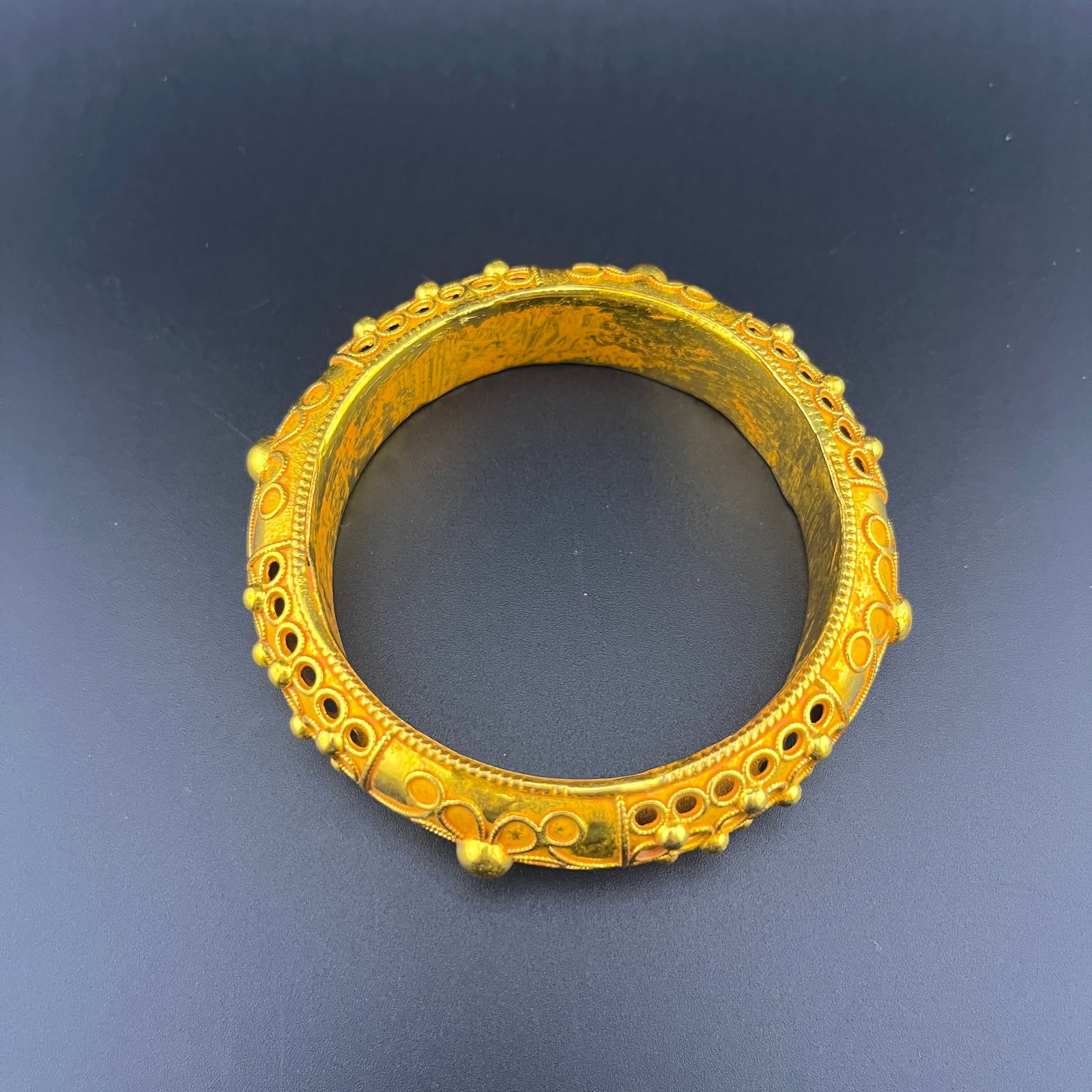 A FINE GILT BRONZE DRAGON BANGLE - 2