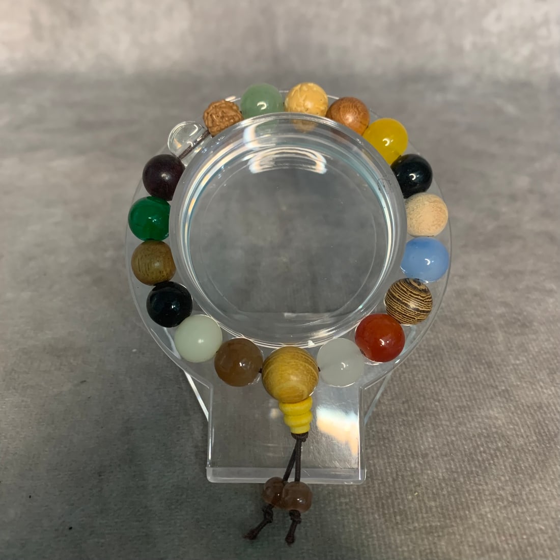A FINE BODHI SEED MADE BRACELET