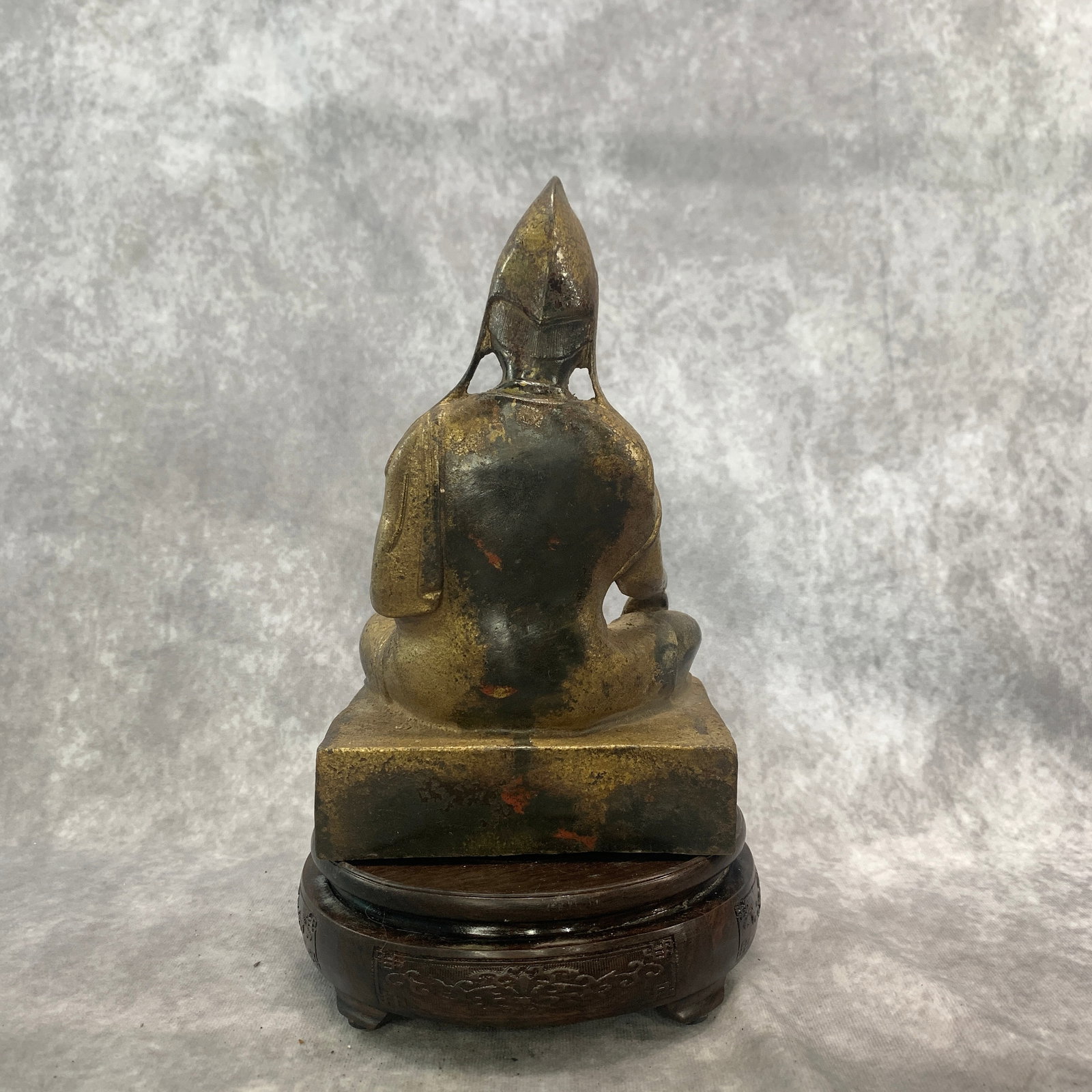 A FINE BRONZE TSONGKHAPA MASTER STATUE - 3