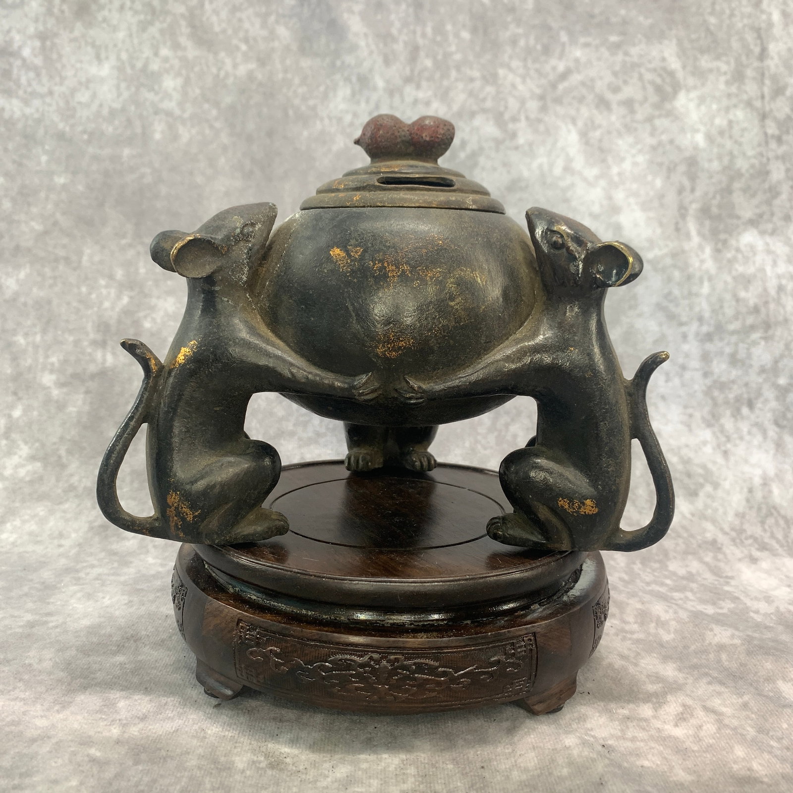 A FINE BRONZE PEACH-AND-MICE STYLE CENSER