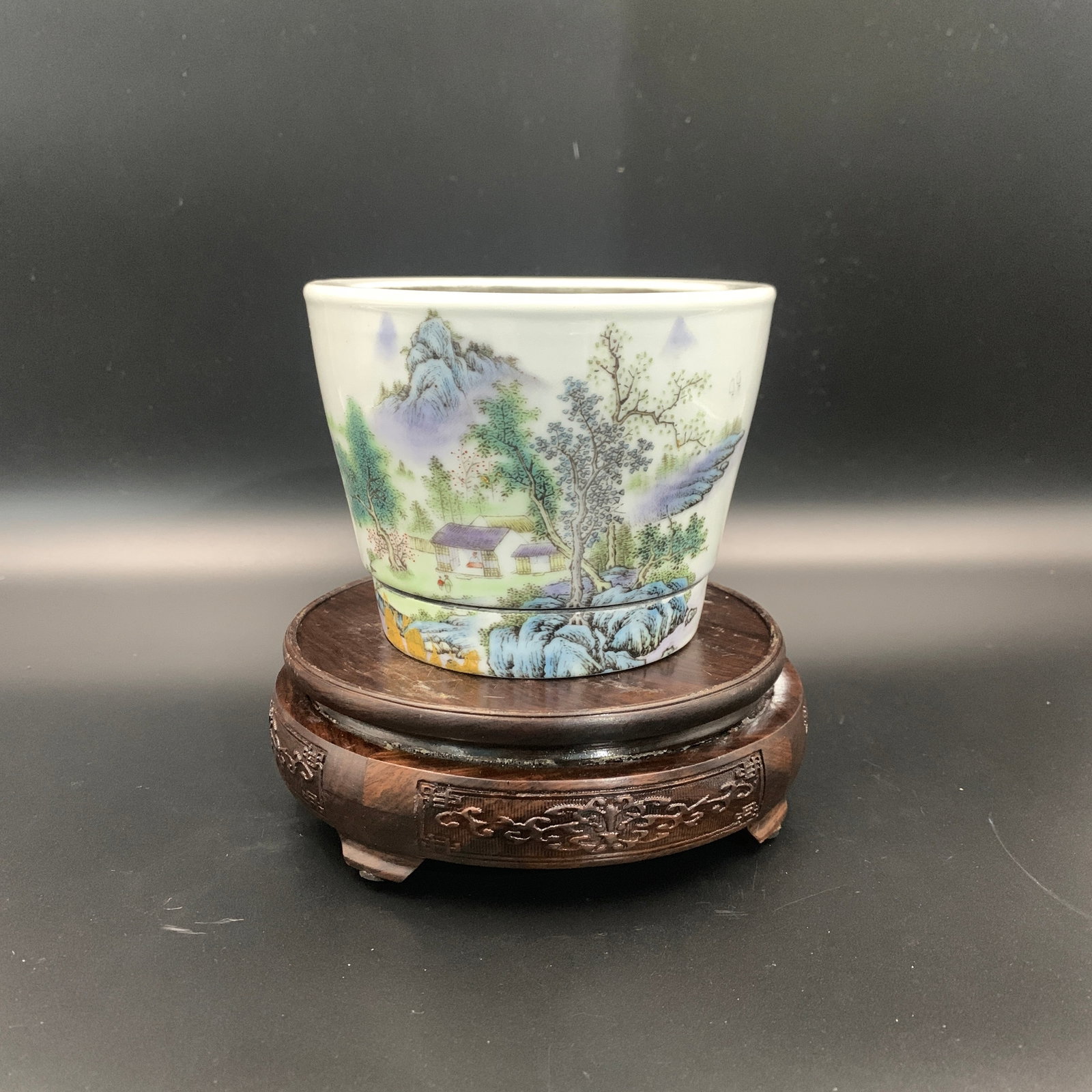 A FINE FAMILLE ROSE ENAMELED 'LANDSCAPE AND PAVILION' PORCELAIN POT