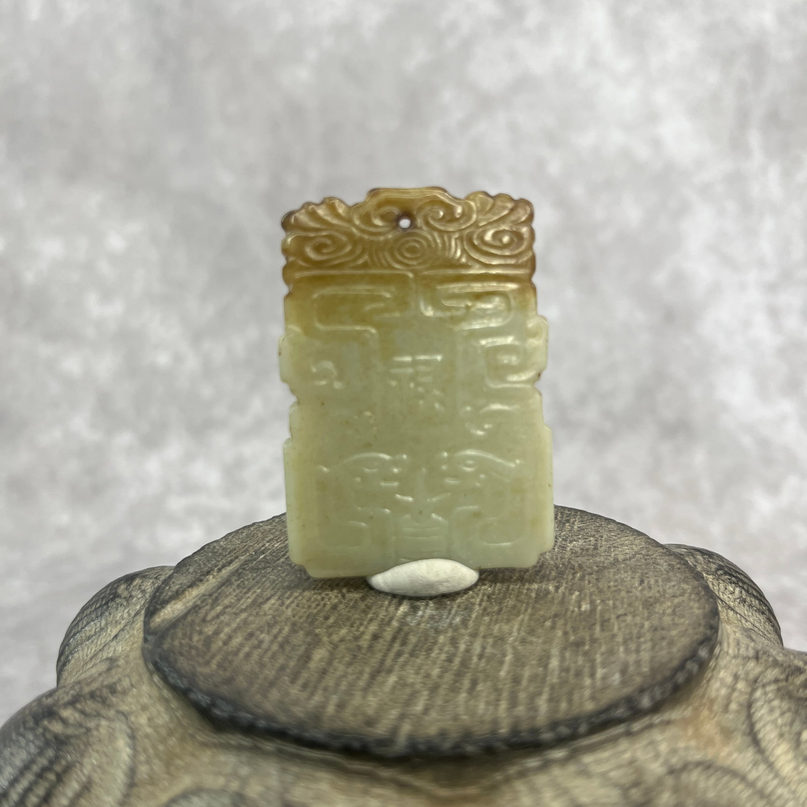 WHITE JADE 'DRAGON' PLAQUE PENDANT: Qing Dynasty; Long: 1.94 inch; Width: 1.38 inch; High: 0.25 inch