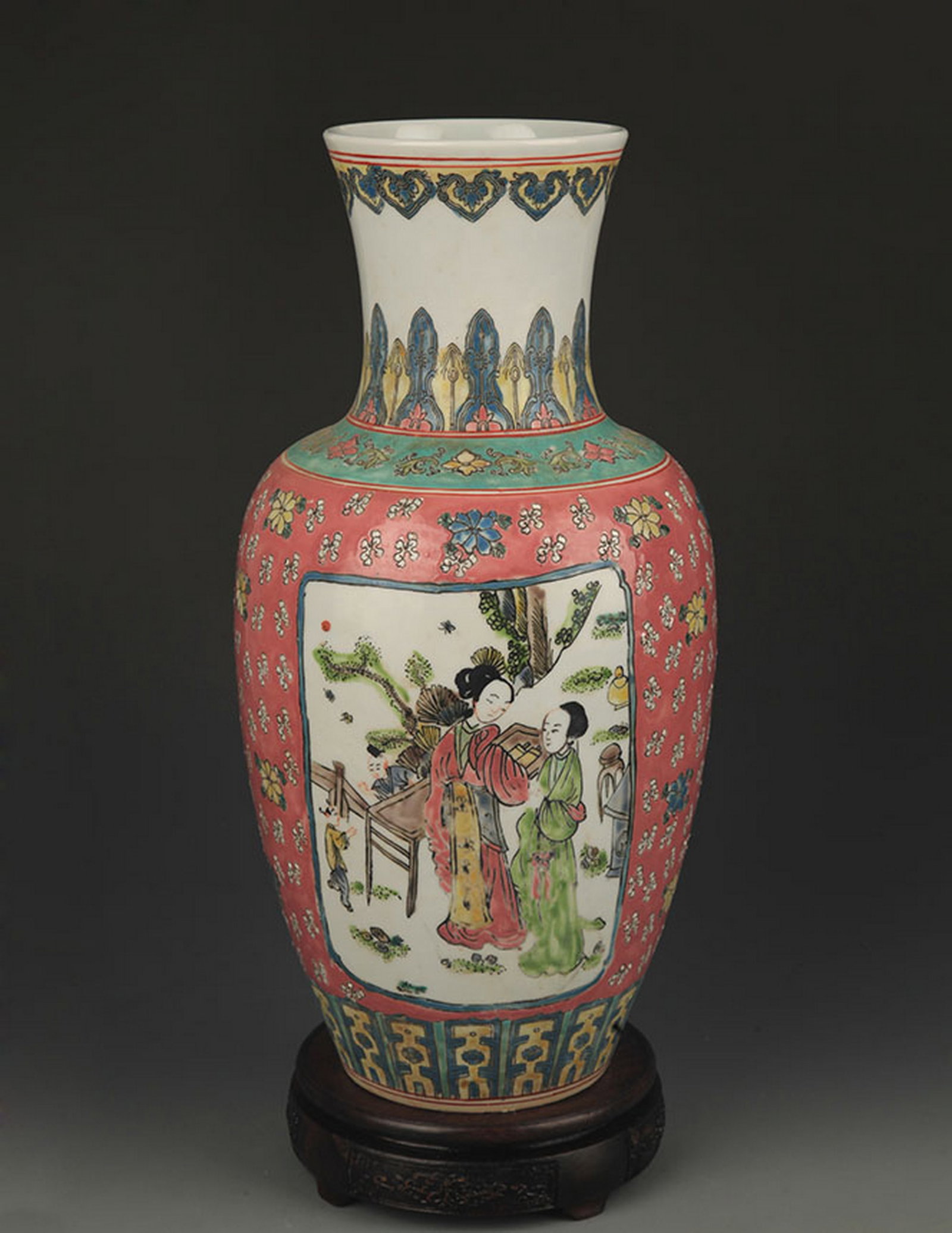 A FAMILLE VERTE FIGURAL GUANYIN-STYLE PORCELAIN VASE: Qing Dynasty Kang Xi Period; High: 16.25 inch; Diameter: 4.75 inch; Wooden base for diplay only