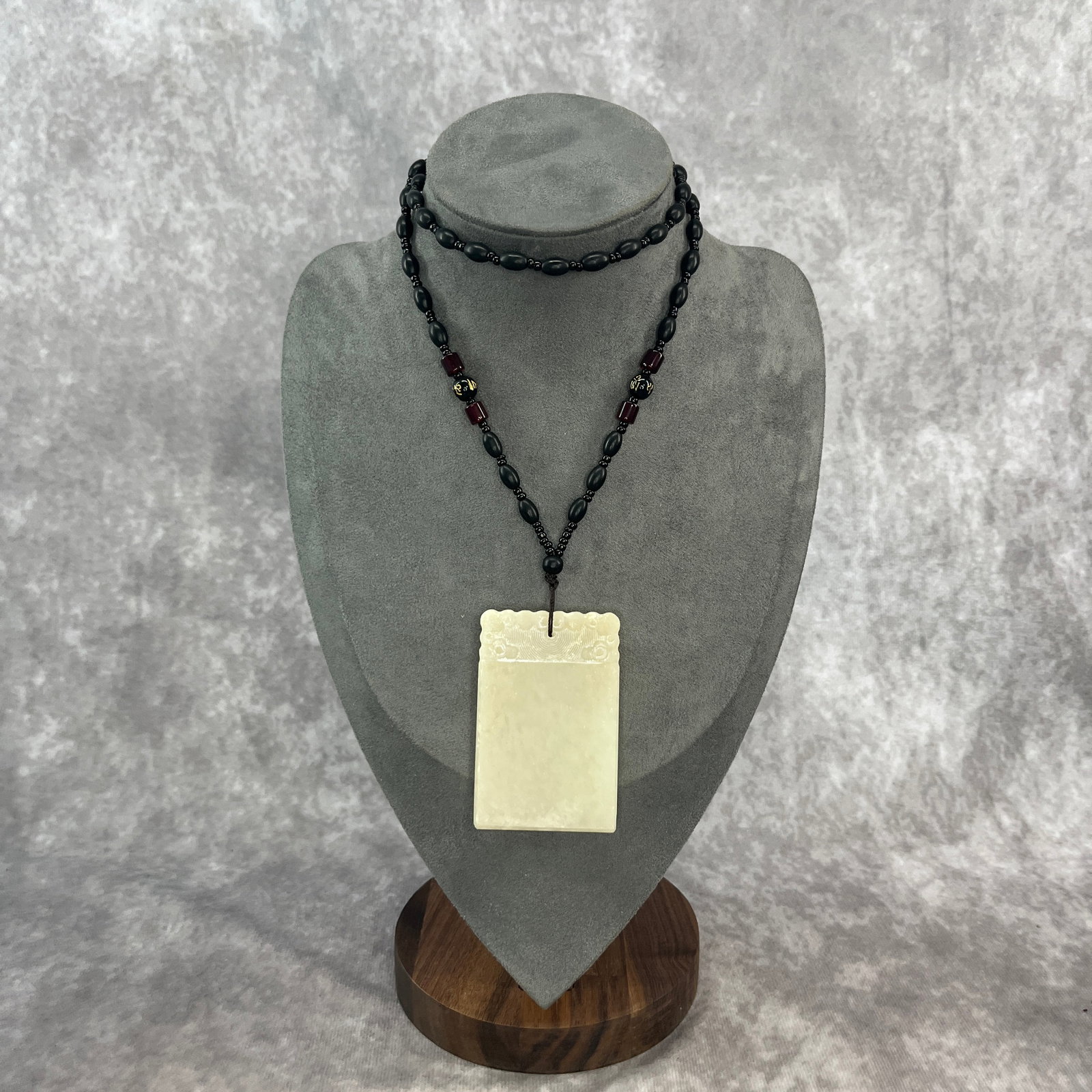FINE HAND-CARVED RECTANGULAR JADE PLAQUE NECKLACE