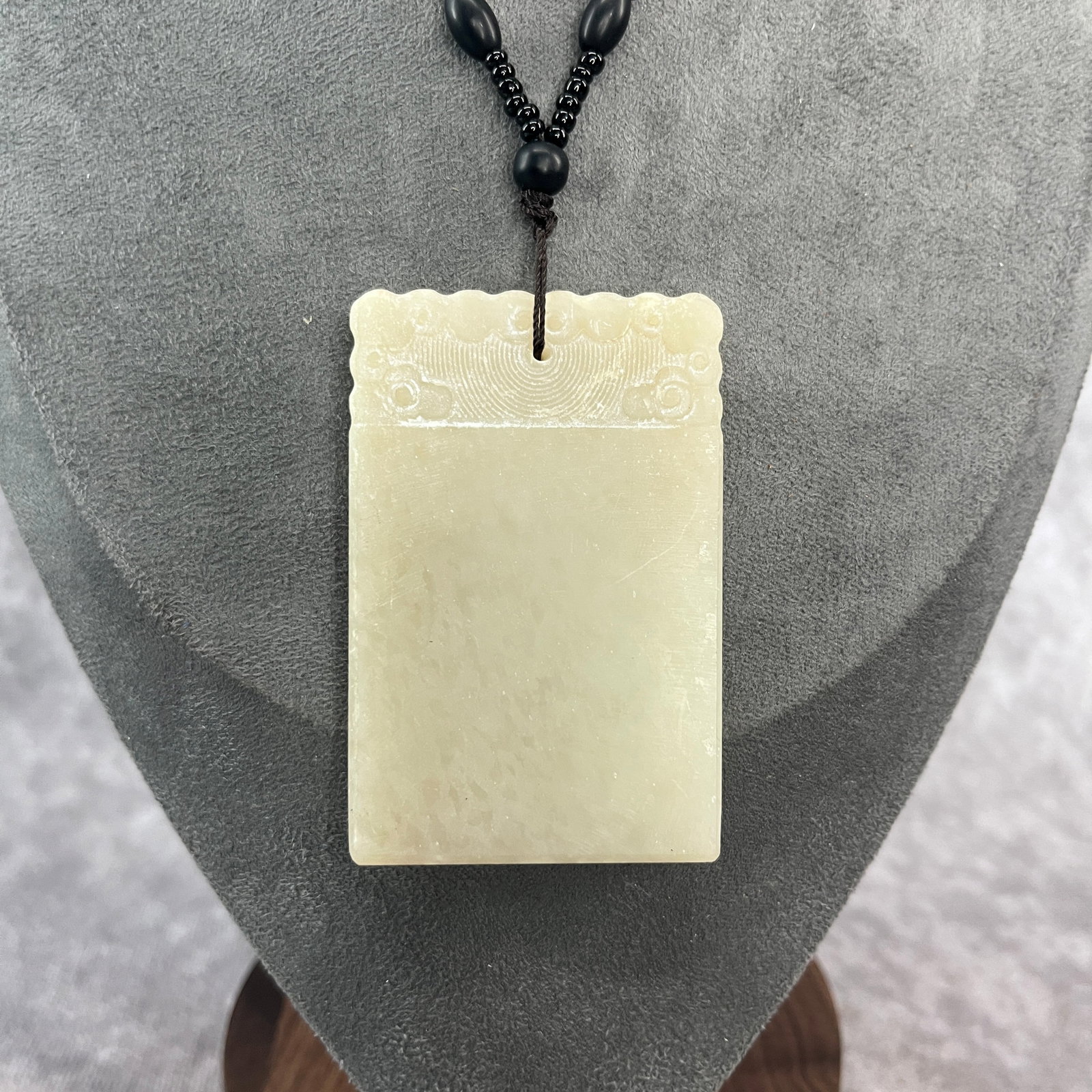 FINE HAND-CARVED RECTANGULAR JADE PLAQUE NECKLACE - 2