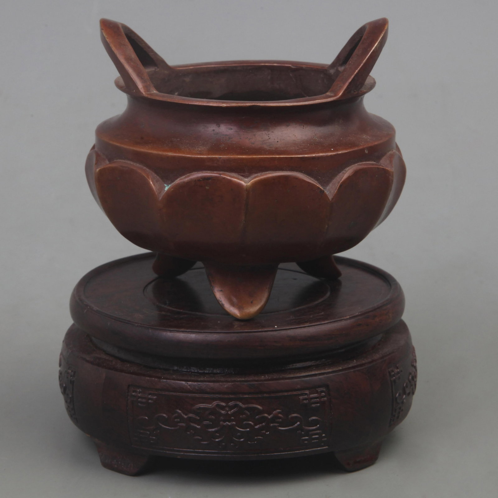 A FINE LION EAR FLOWER PATTERN BRONZE CENSER