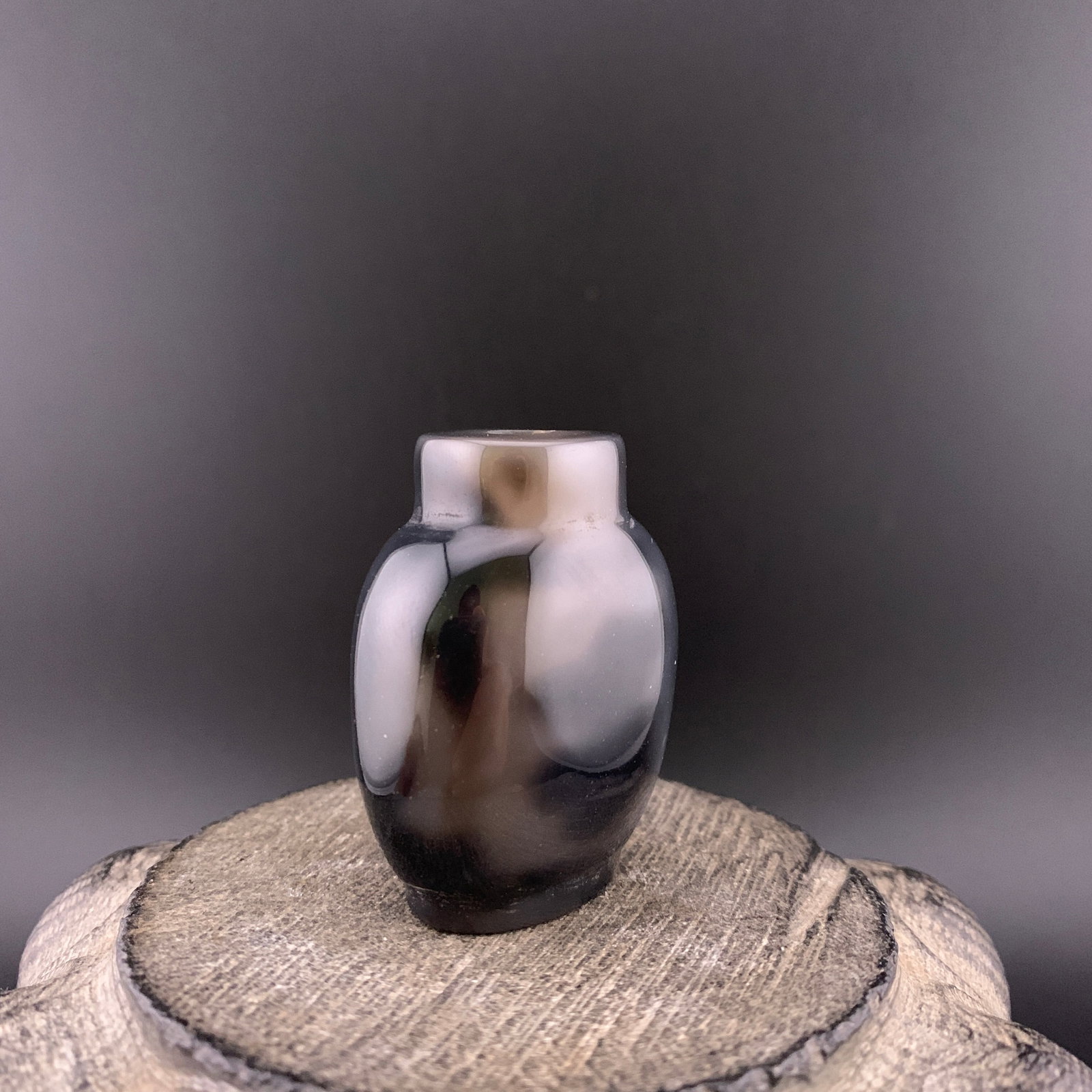 A FINE AGATE MADE SNUFF BOTTLE - 6