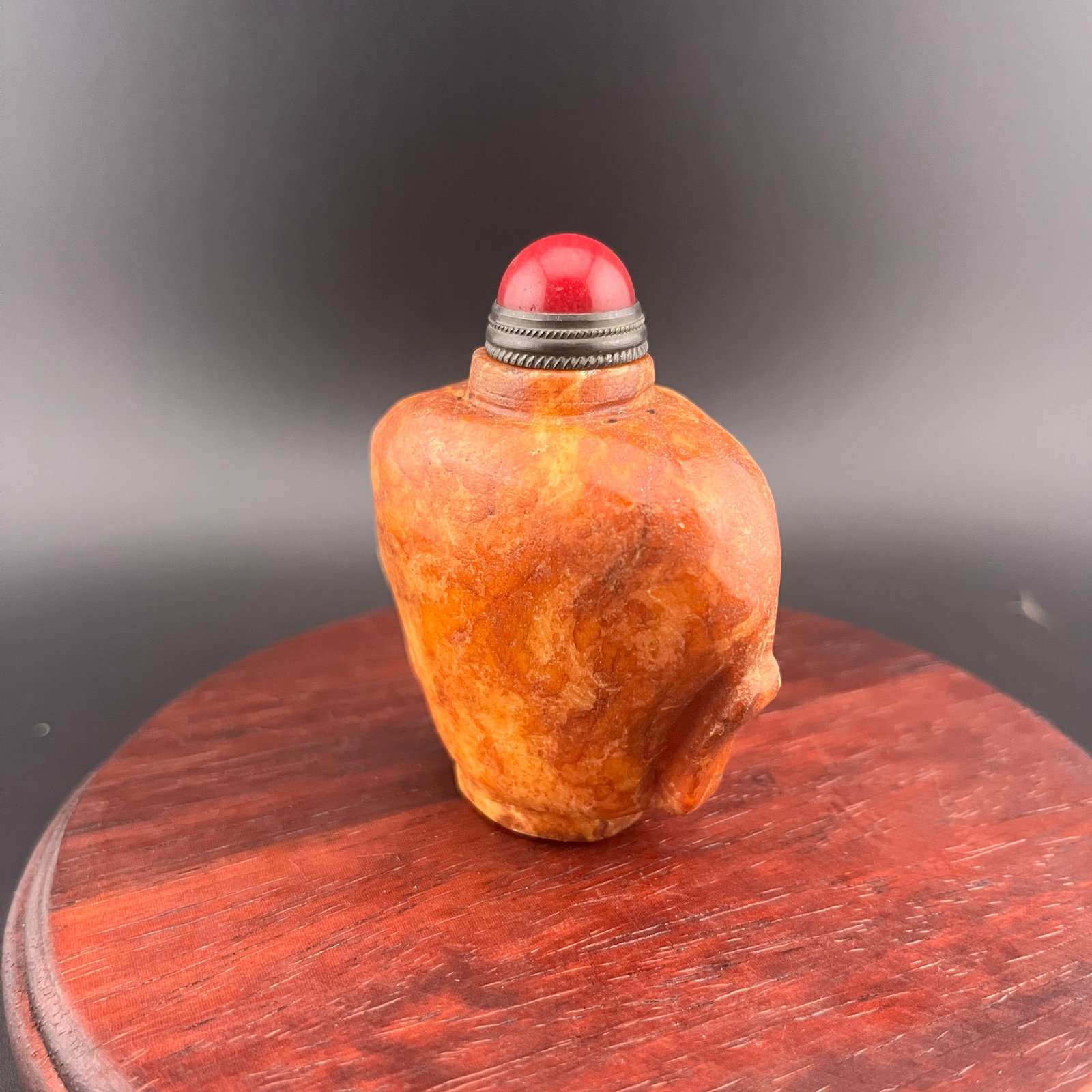 A FINE JADE MADE SNUFF BOTTLE - 3