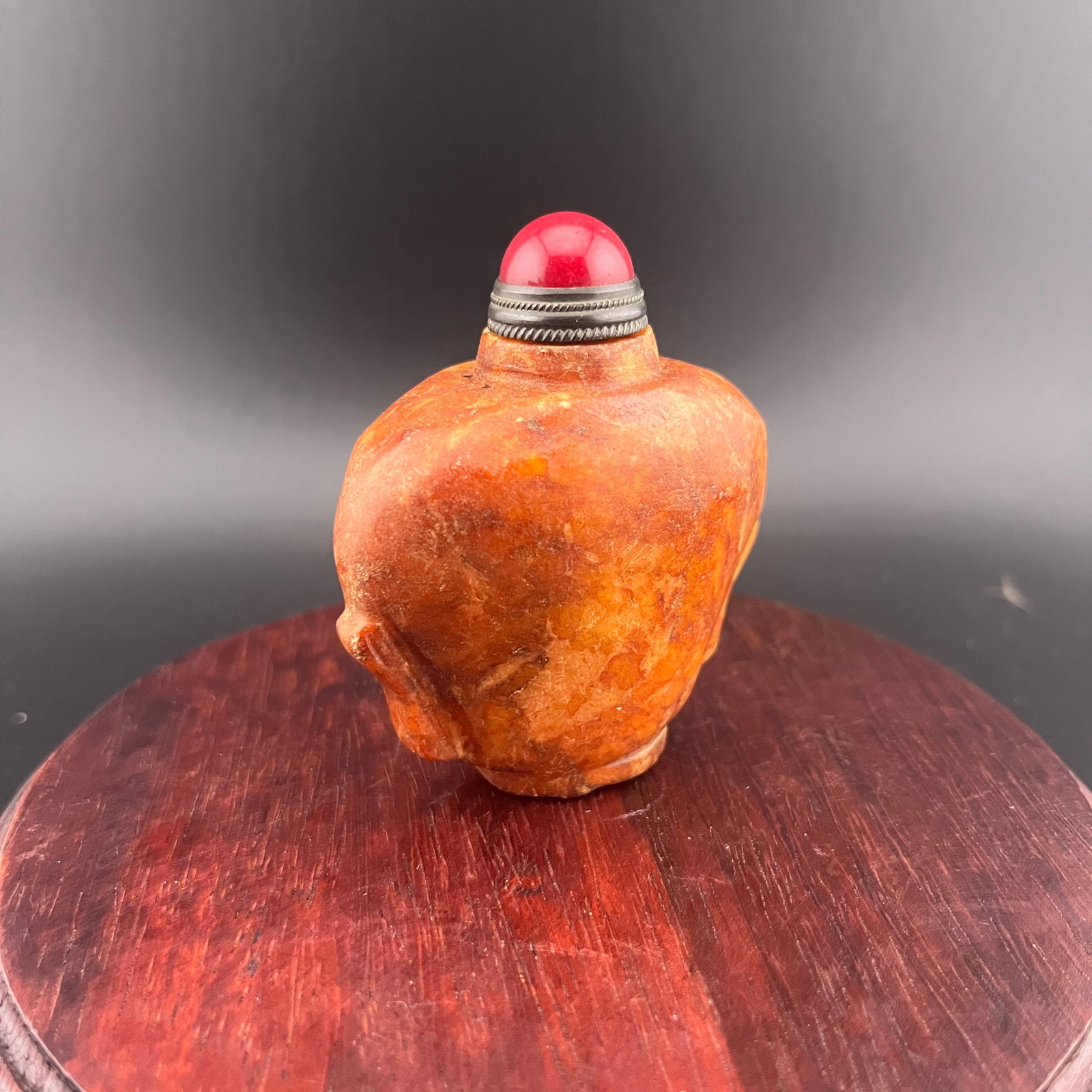 A FINE JADE MADE SNUFF BOTTLE - 6