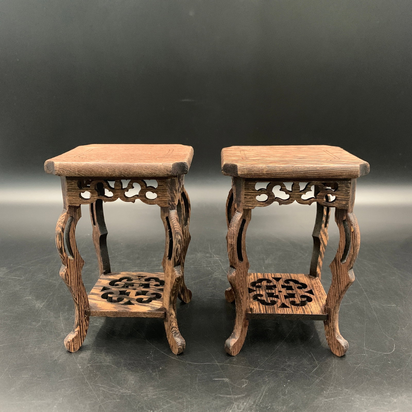 A PAIR OF FINE MINIATURE CARVED JIUMU HARDWOOD SQUARE PEDESTAL STANDS: Modern; Long: 3.4 inch; Width: 3.4 inch; High: 5 inch