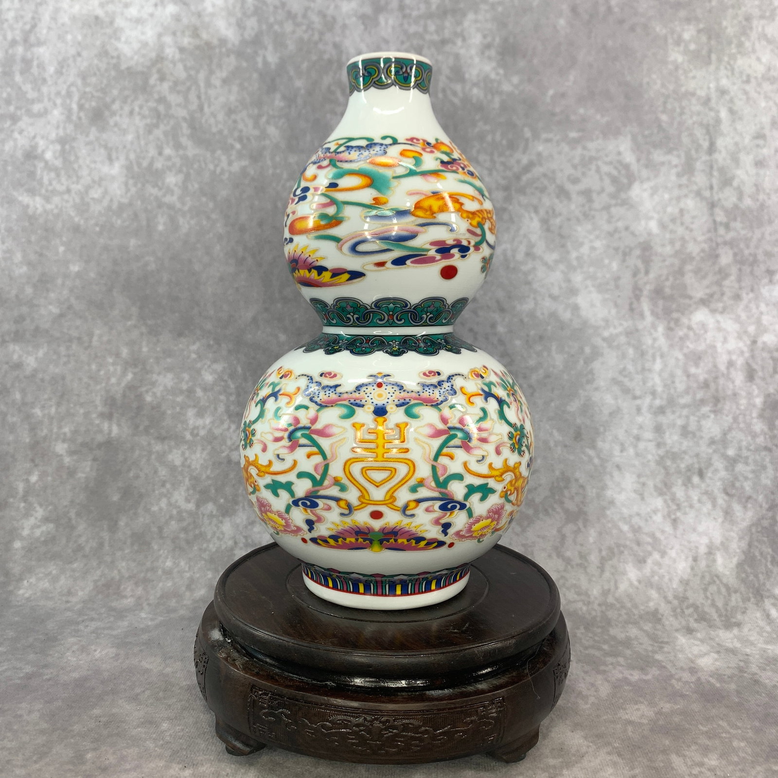FAMILLE ROSE DOUBLE GOURD "SHOU" PORCELAIN VASE