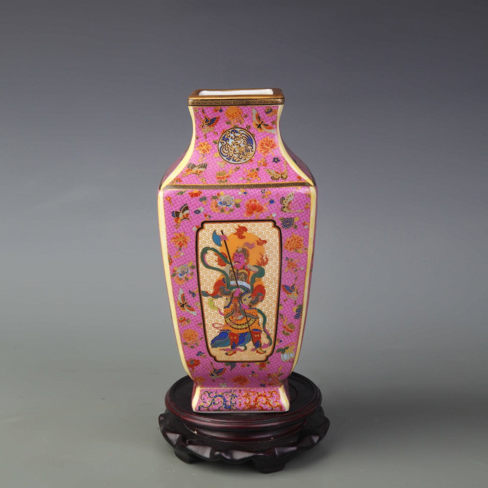 A FINE ENAMEL COLOR FLOWER AND BIRD PORCELAIN BOTTLE (1 of 5)