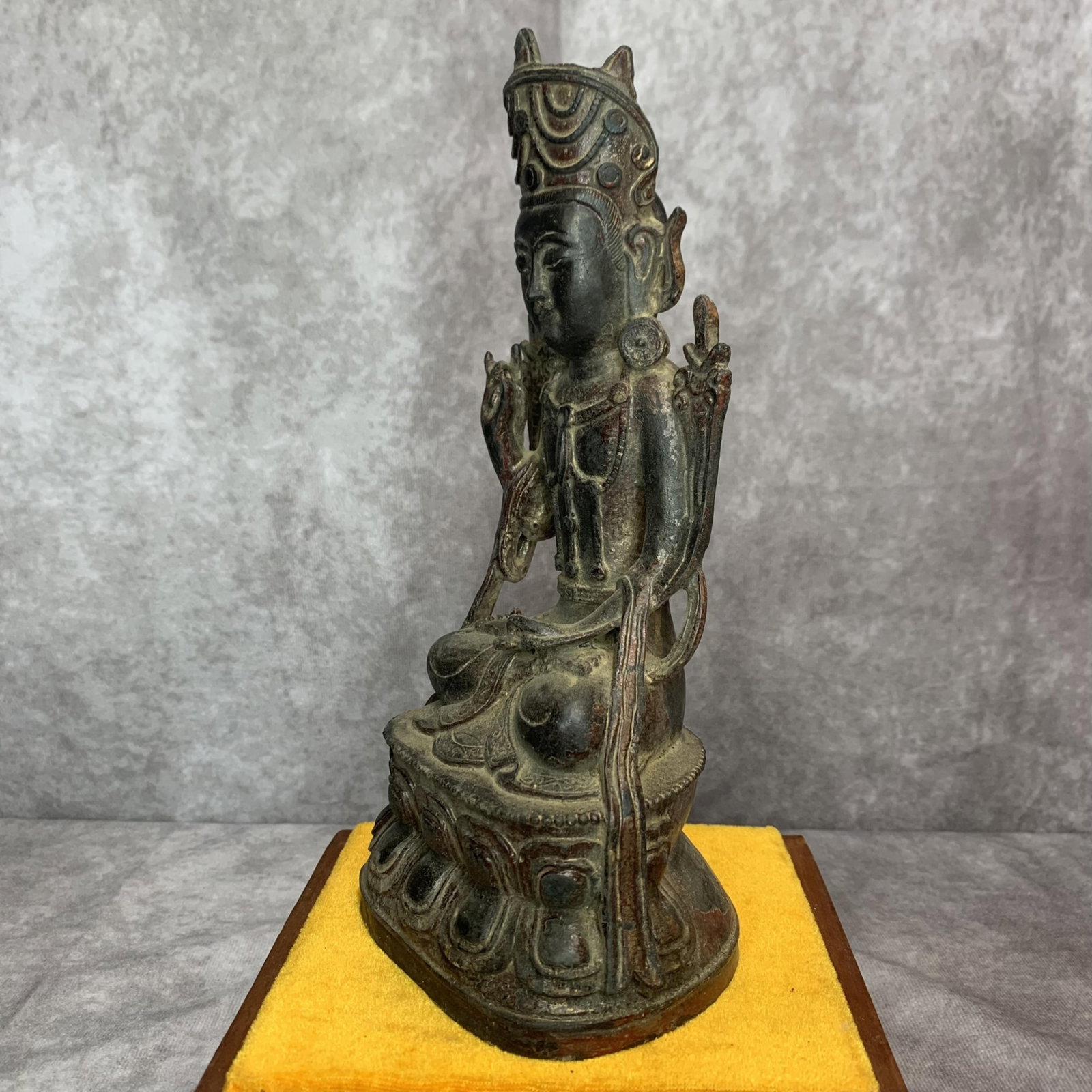 A FINELY CAST BRONZE BUDDHA STATUE - 2