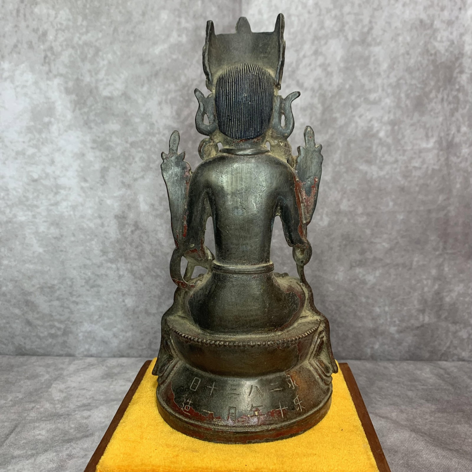 A FINELY CAST BRONZE BUDDHA STATUE - 4