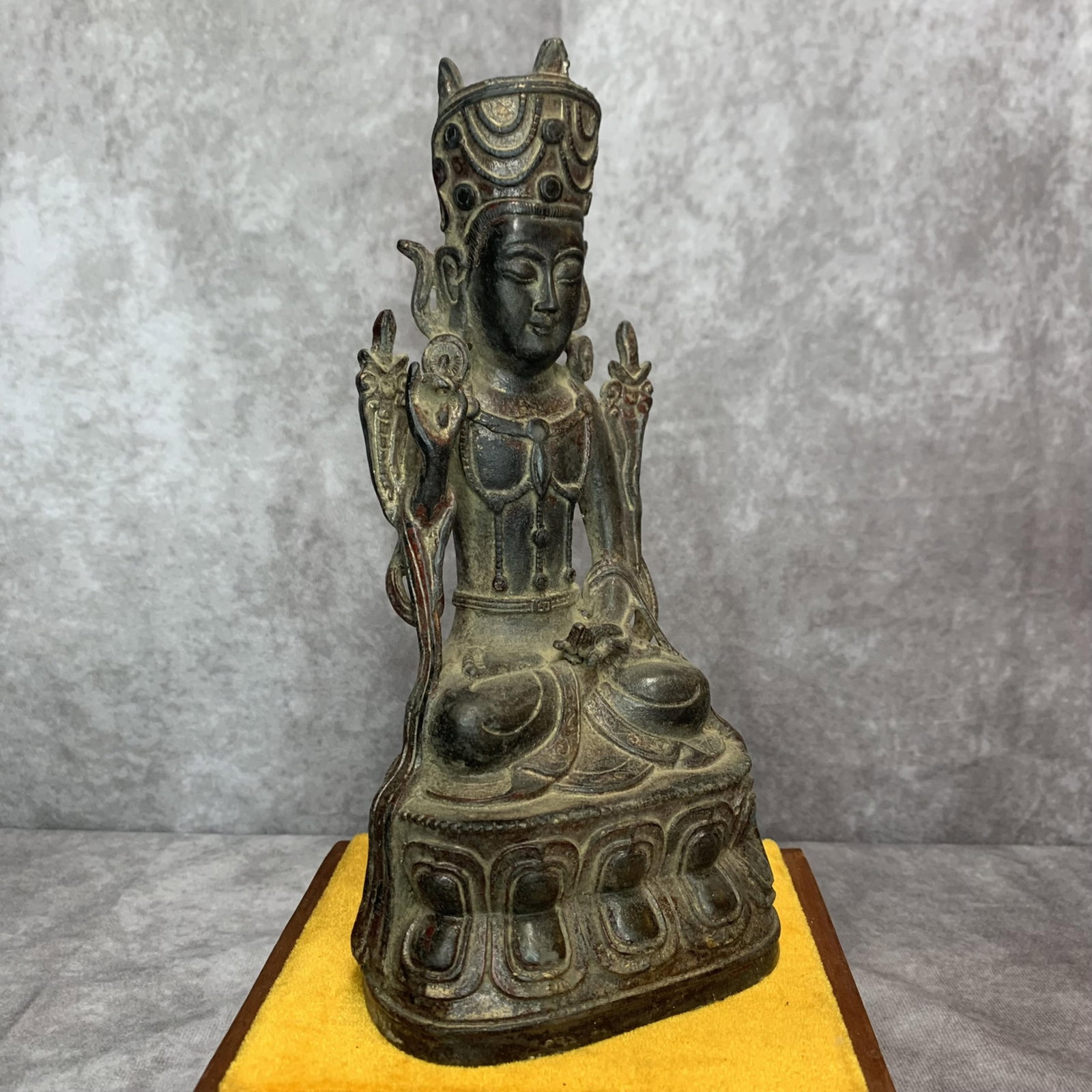A FINELY CAST BRONZE BUDDHA STATUE - 6