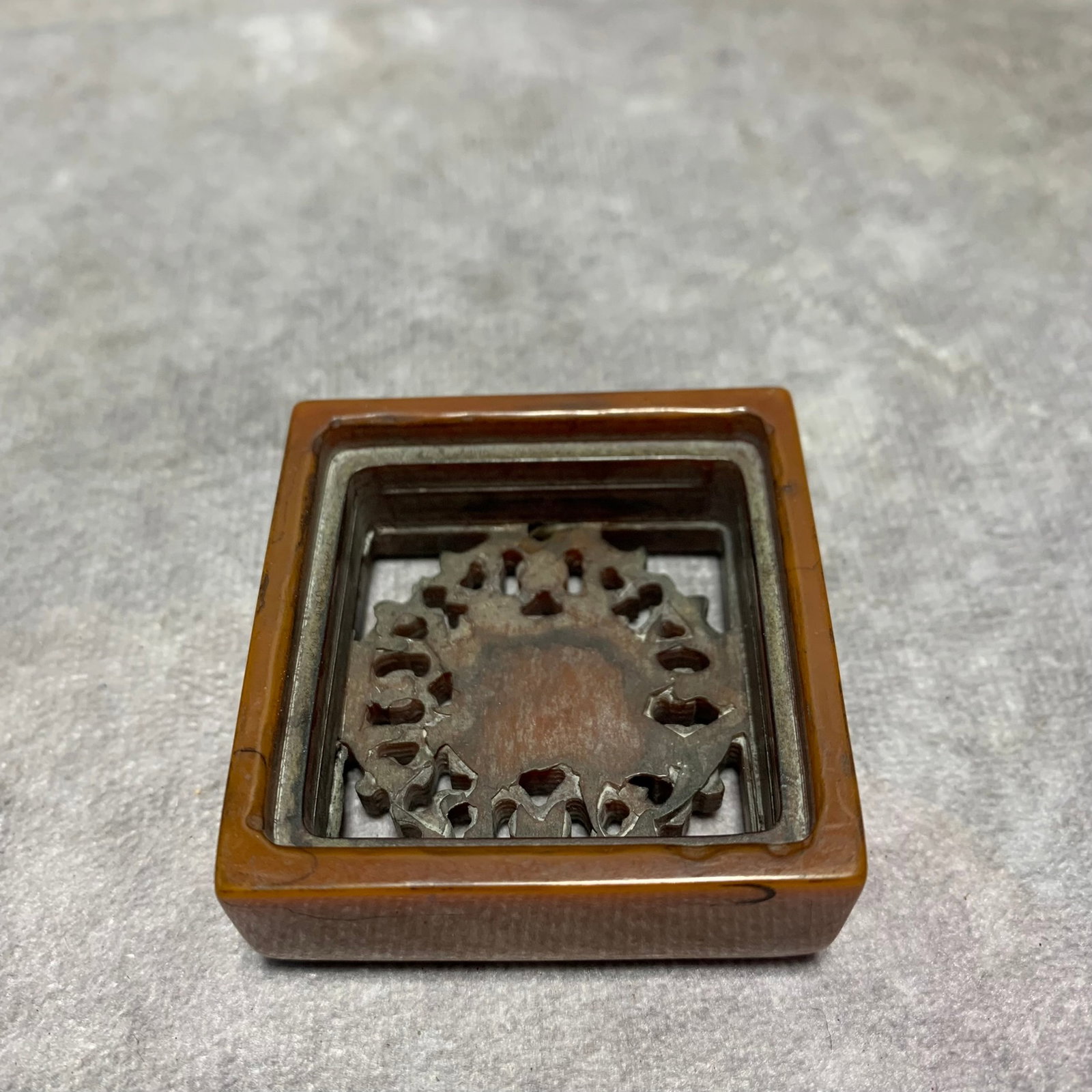 A FINE CELLULOID SEALS WITH BOX - 4