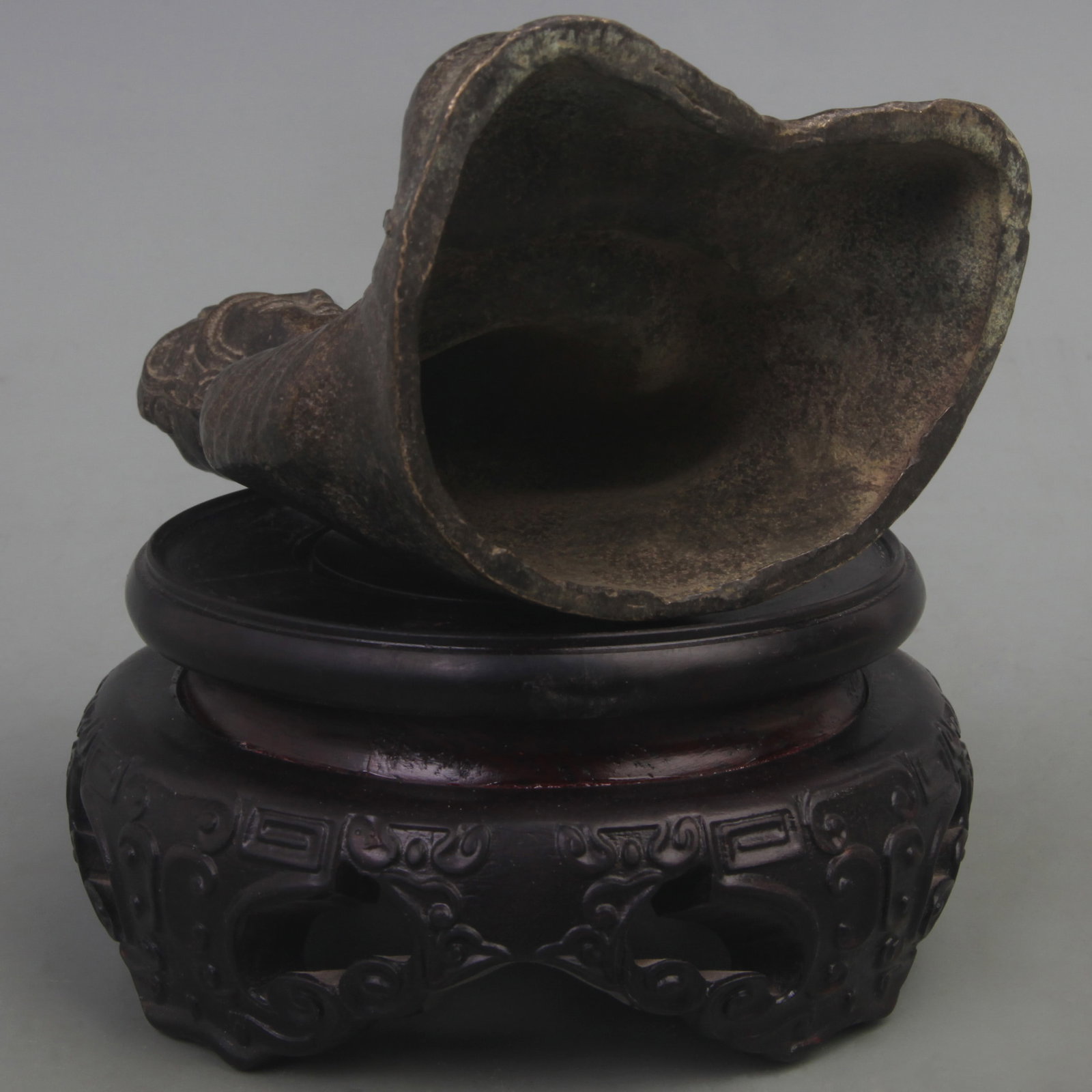 A FINE BRONZE GUAN YIN STATUE - 5