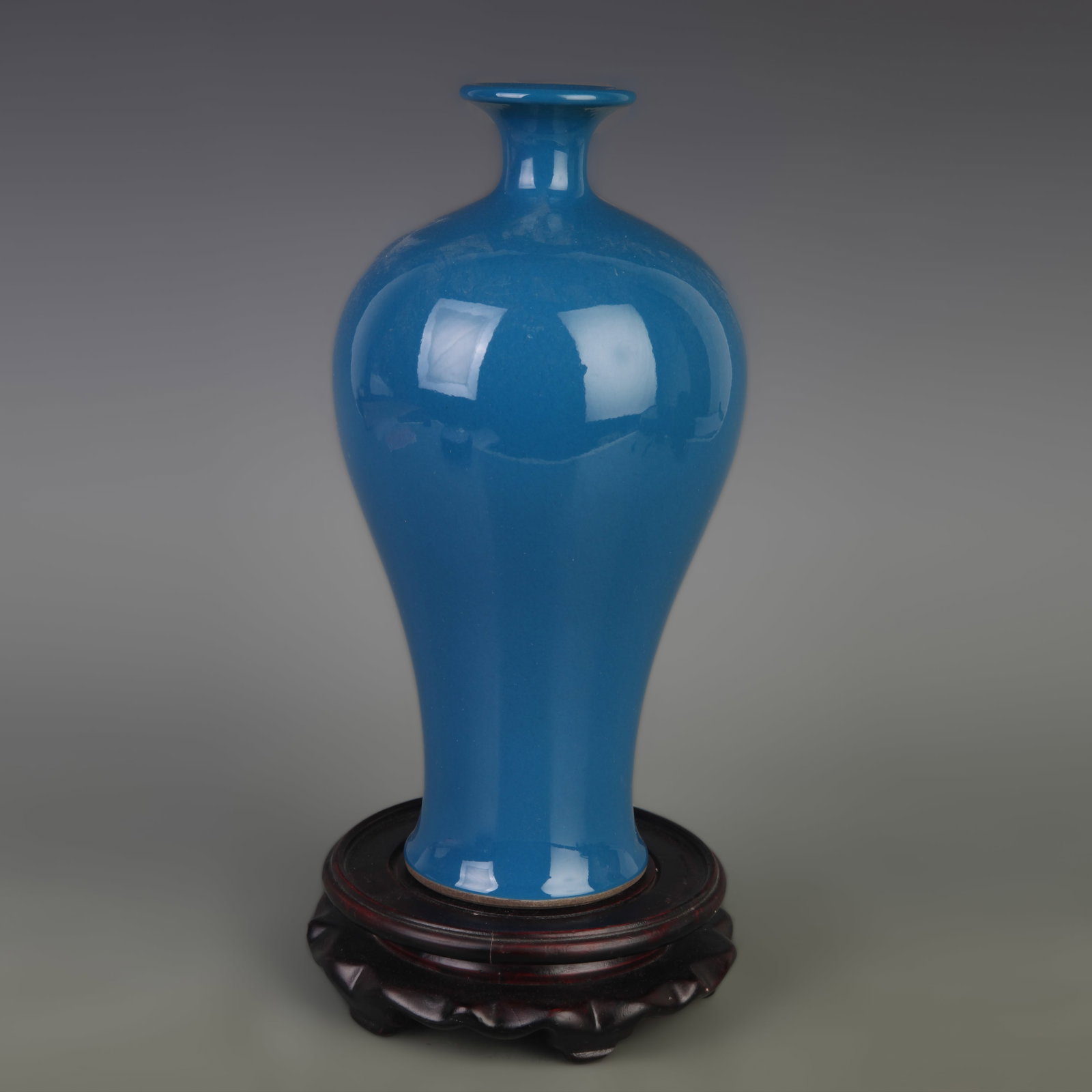 BLUE COLOR GLAZE PORCELAIN VASE: Qing Dynasty Qian Long Period; Diameter: 5.0 in; High: 9.1 in. Wooden base for display only