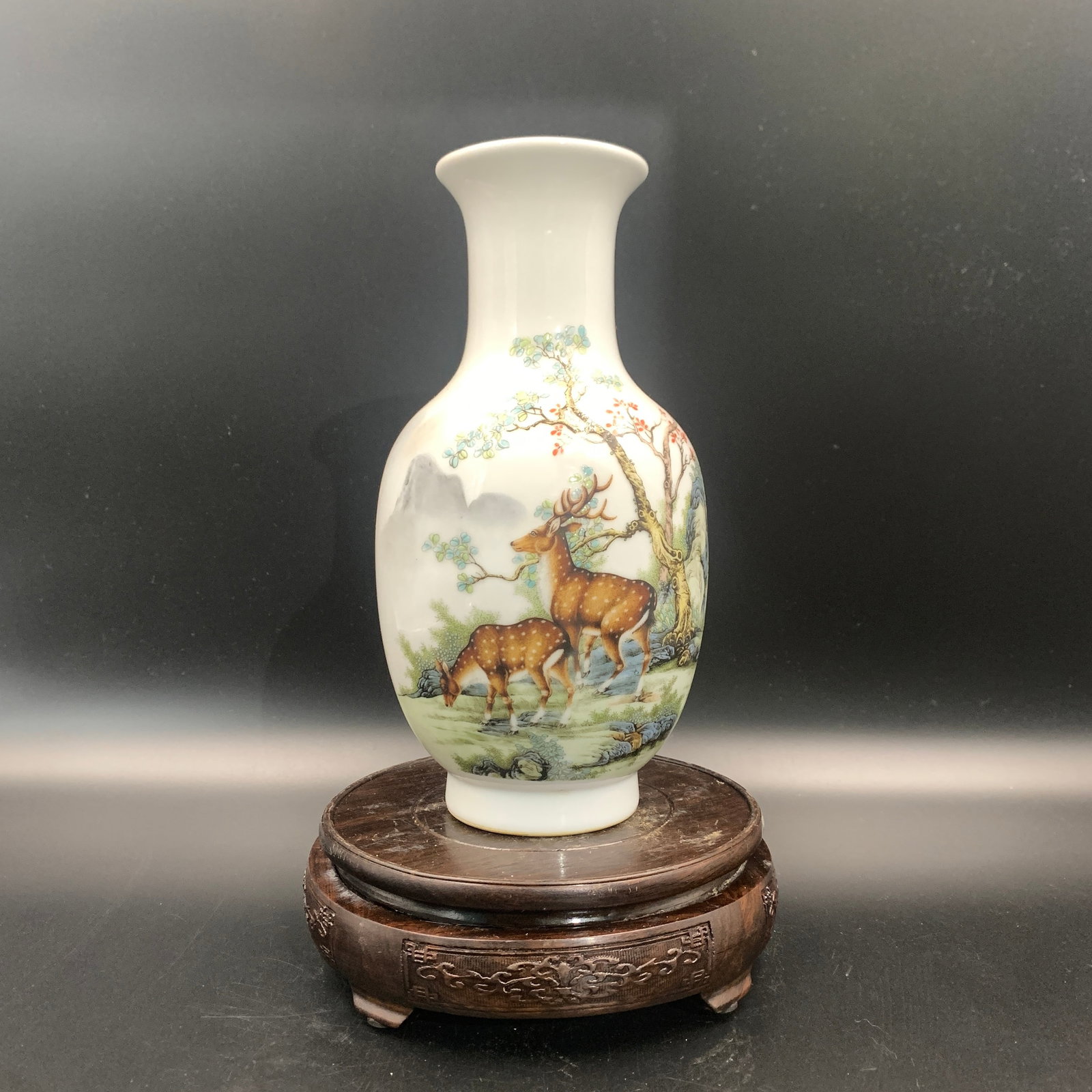 A FAMILLE ROSE 'DEER IN LANDSCAPE' PORCELAIN VASE