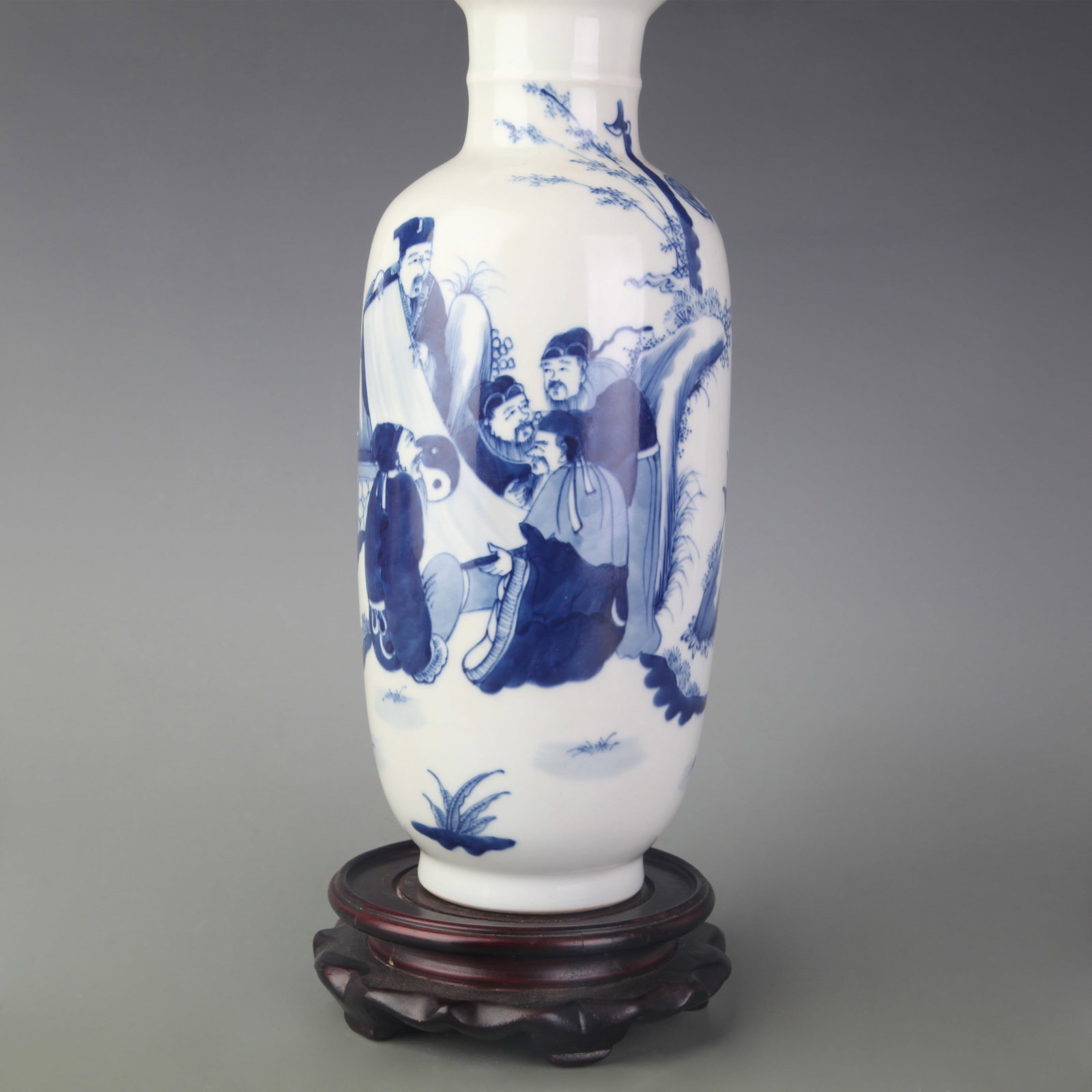 BLUE-AND-WHITE FIGURES PATTERN PORCELAIN VASE - 3