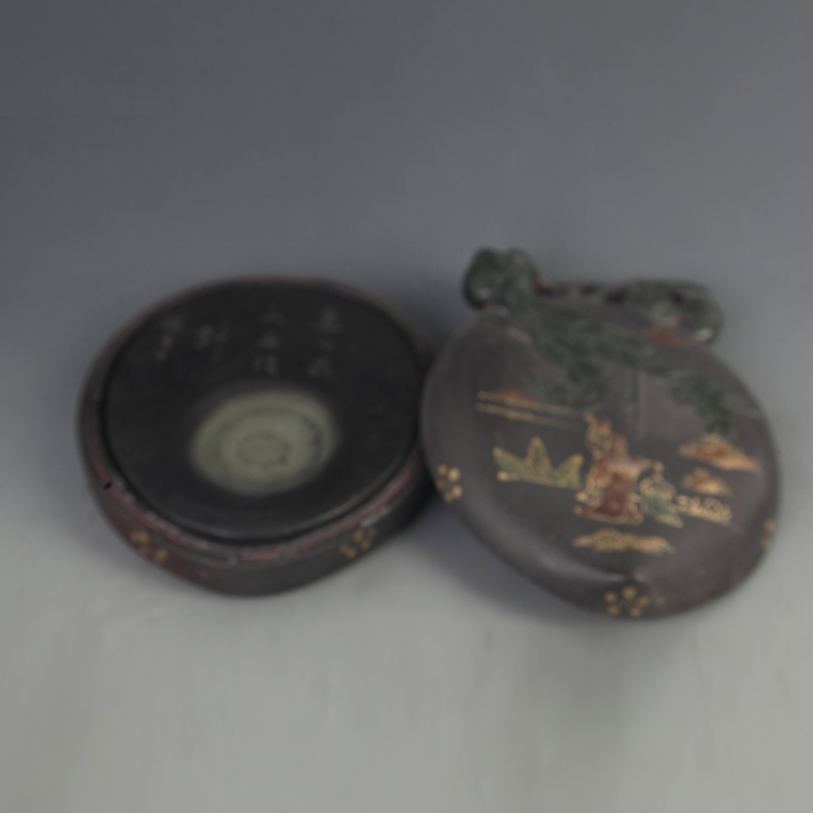 LACQUERWARE GILT PAINTED BOX WITH LYCHEE-SHAPED INKSTONE - 2
