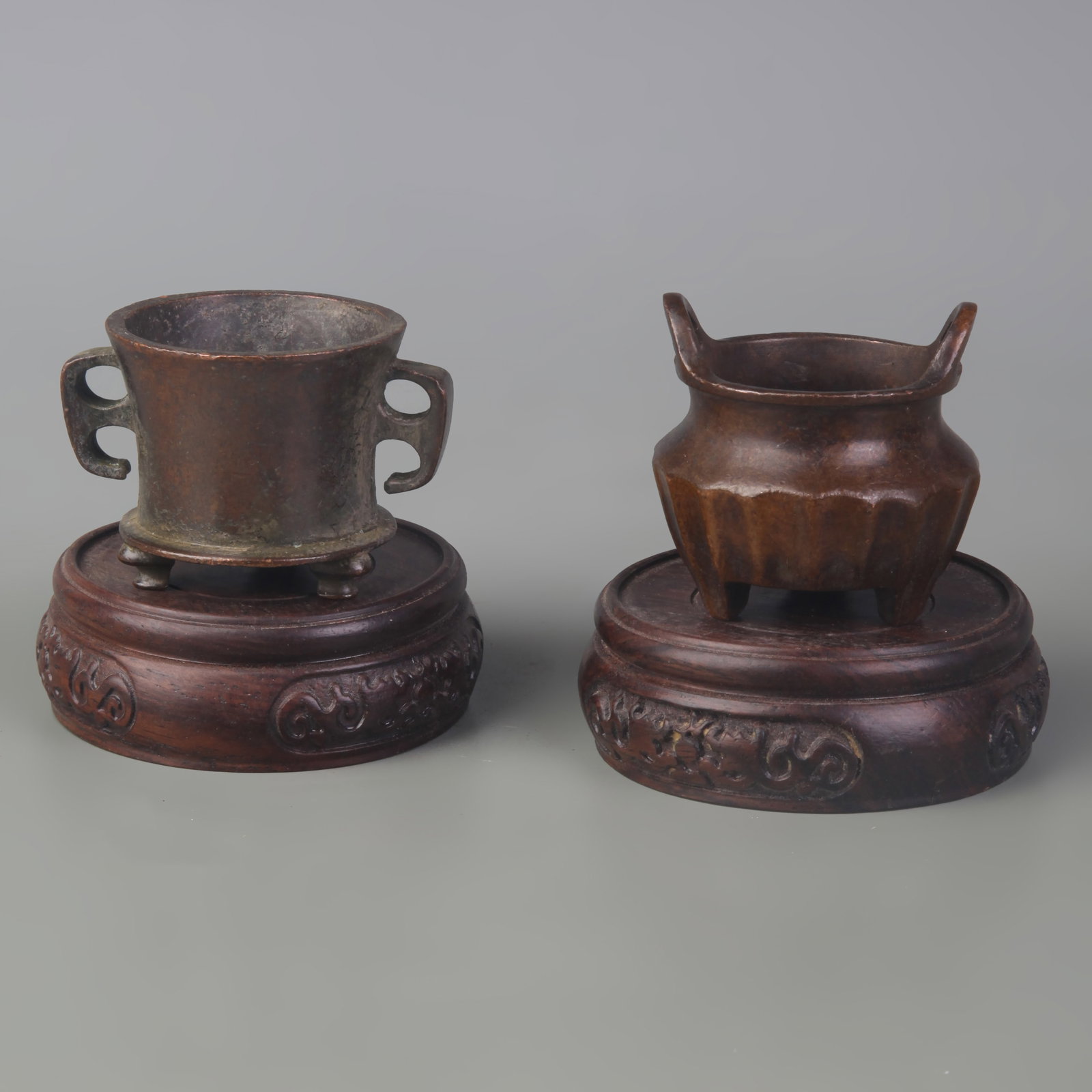 SET OF SMALL BRONZE INCENSE BURNERS (1 of 11)