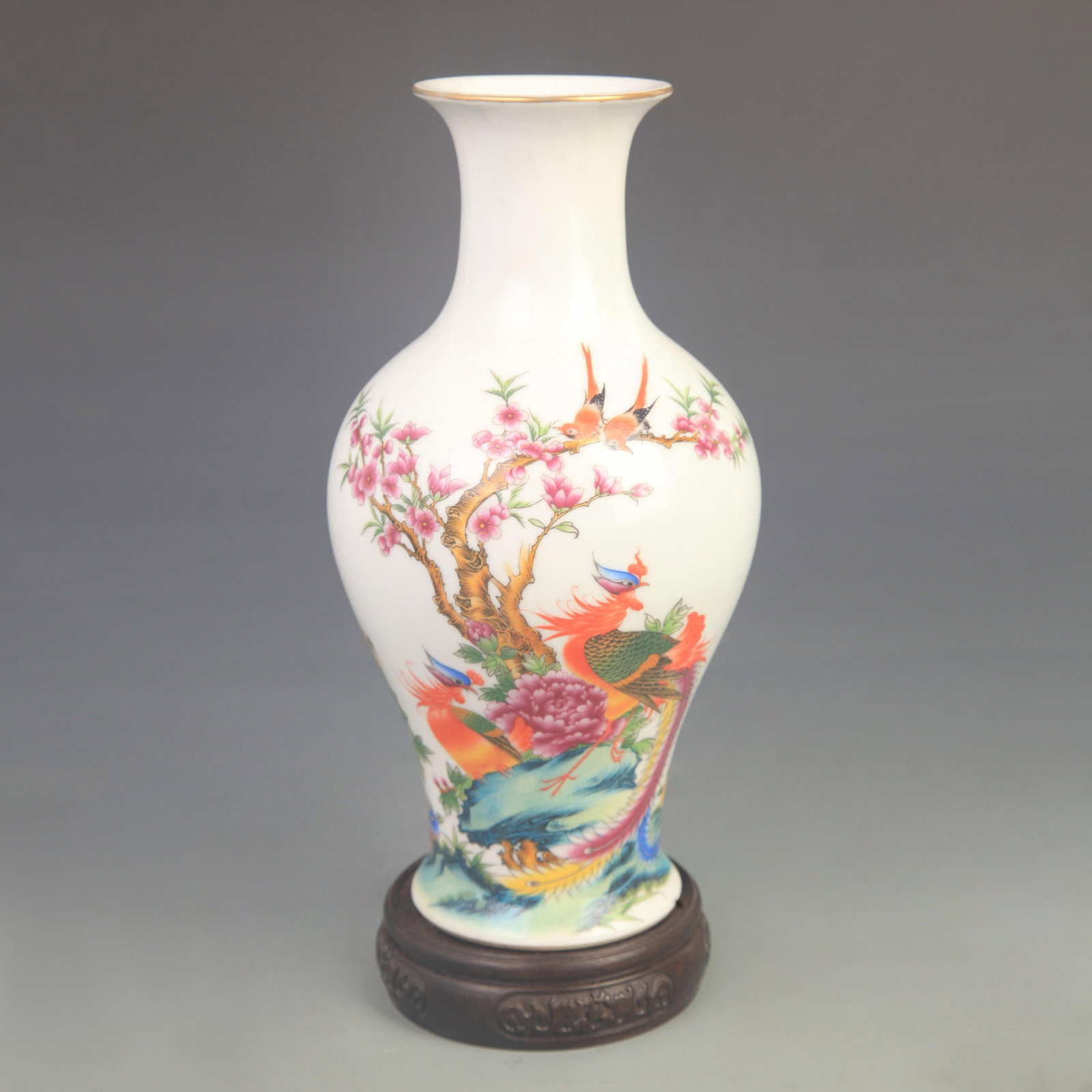 CLOISONNE COLOR FLOWER AND BIRD PATTERN PORCELAIN GUANYIN VASE: Qing Dynasty Yong Zheng Period; High: 9.40 inch; Diameter: 4.80 inch; wooden base for picture and display purpose only.
