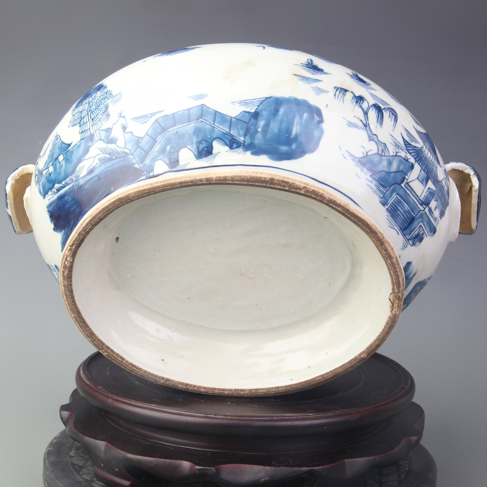 A BLUE AND WHITE LANDSCAPE DOUBLE-HANDLED JAR - 4