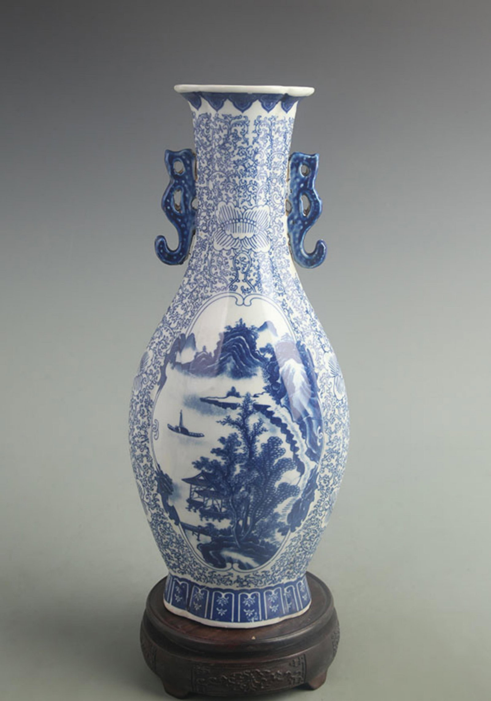 BLUE AND WHITE CELESTIAL GLOBE VASE WITH DOUBLE EARS AND FLORAL MOUTH: Qing Dynasty Qianlong Period: High: 14.0 inch; Width: 5.70 inch; wooden base for picture and display purpose only.