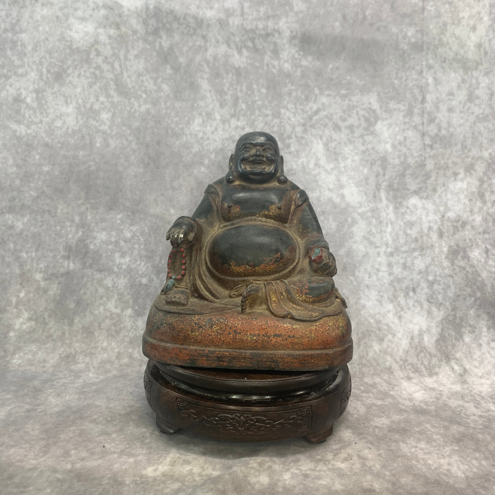 A FINE BRONZE LAUGHING BUDDHA STATUE (1 of 5)