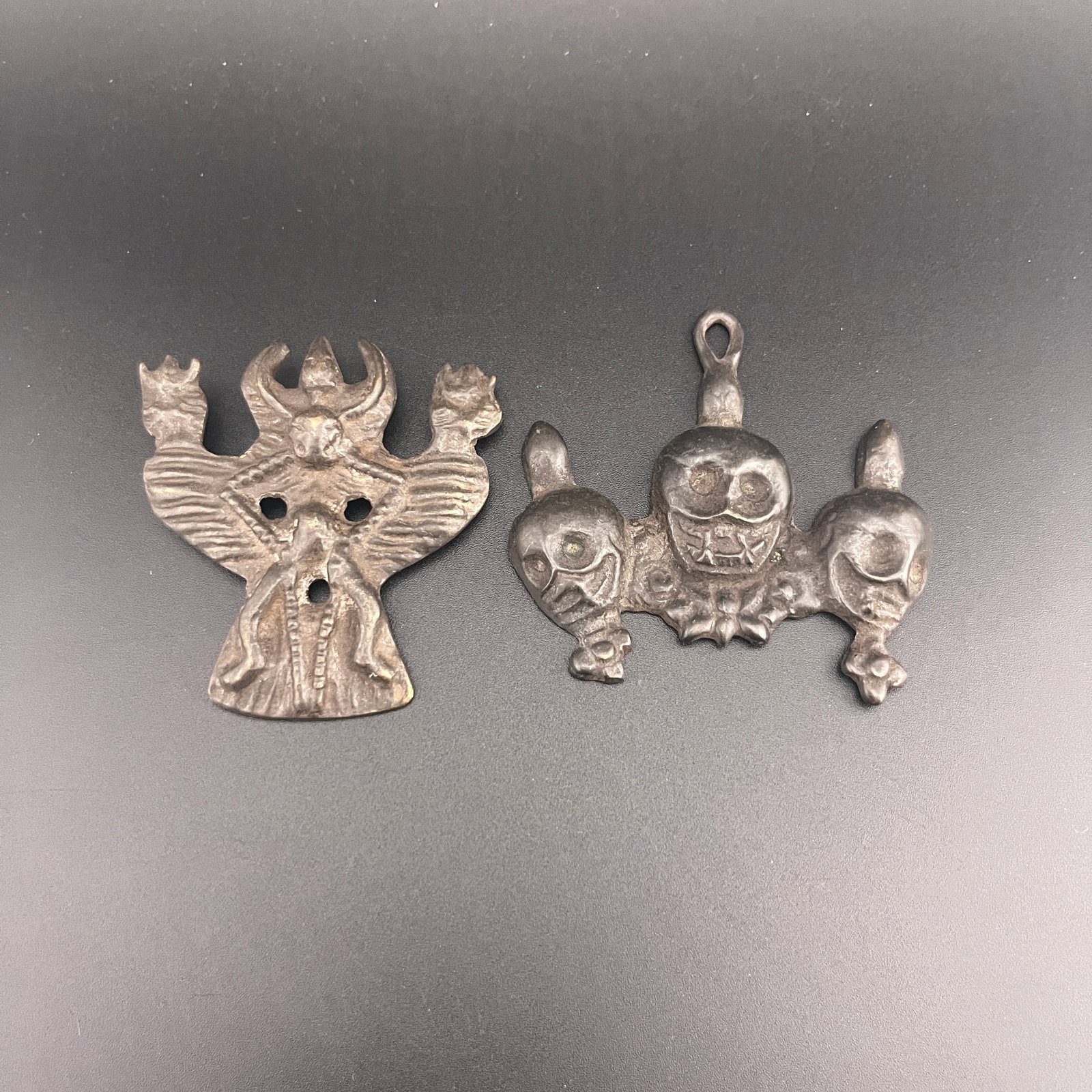 GROUP OF ARCHAIC SHAMANIC OR ESOTERIC AMULETS: Republic Period; Long: 2.3 inch; Width: 2.1 inch; High: 0.4 inch; Long: 2.5 inch; Width: 2.4 inch; High: 0.3 inch;