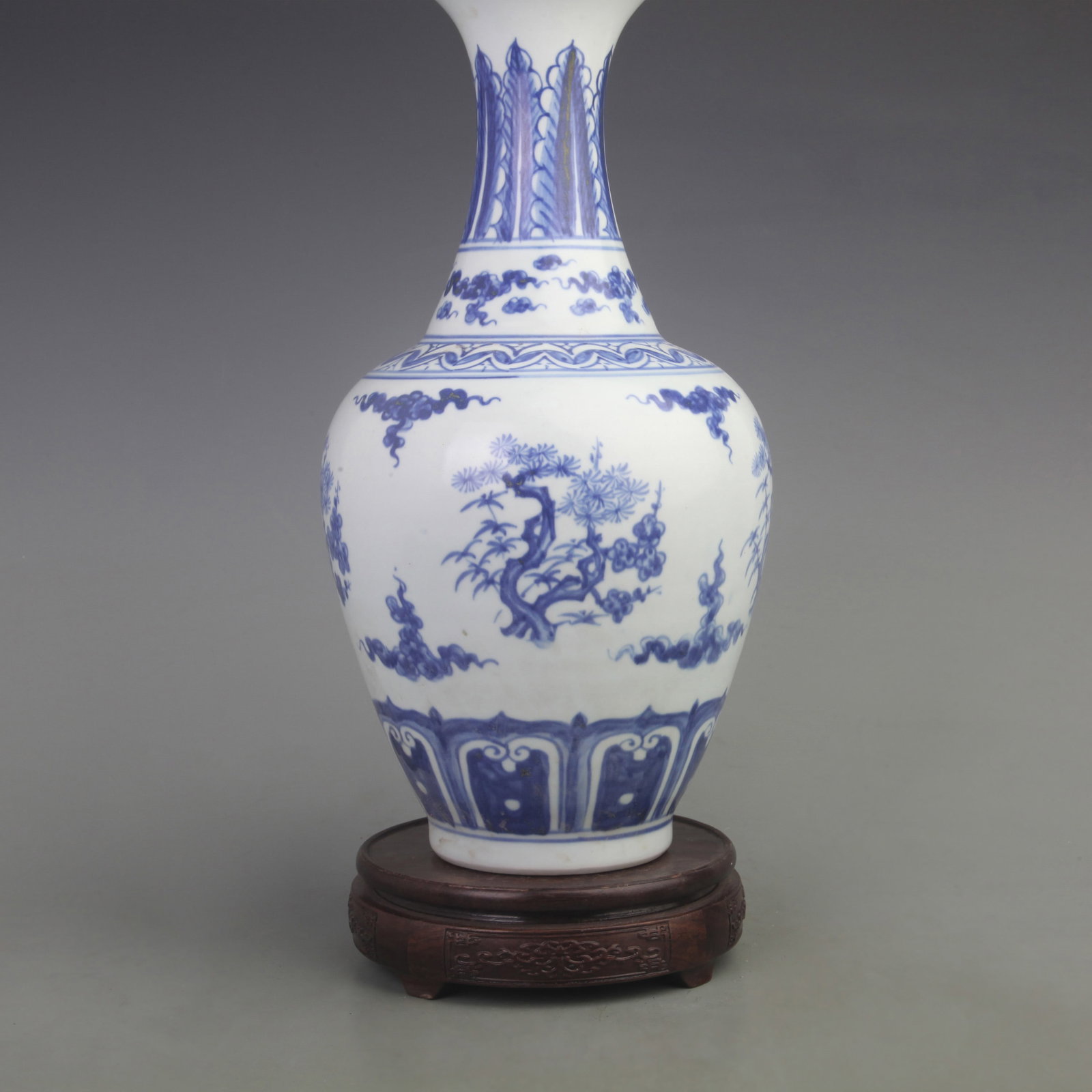 BLUE AND WHITE PINE TREE PATTERN PORCELAIN VASE - 3